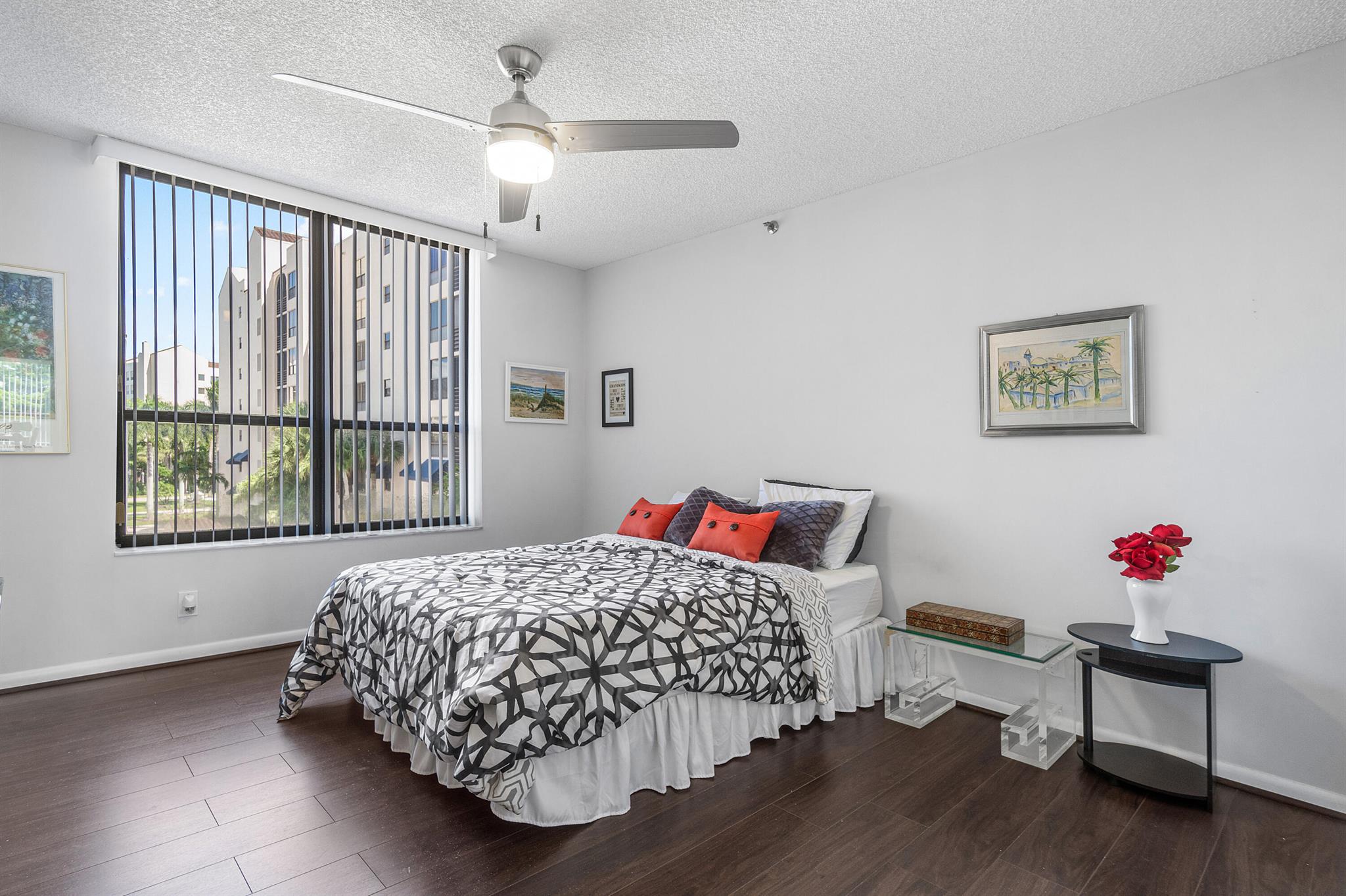 7572 Regency Lake Drive 401