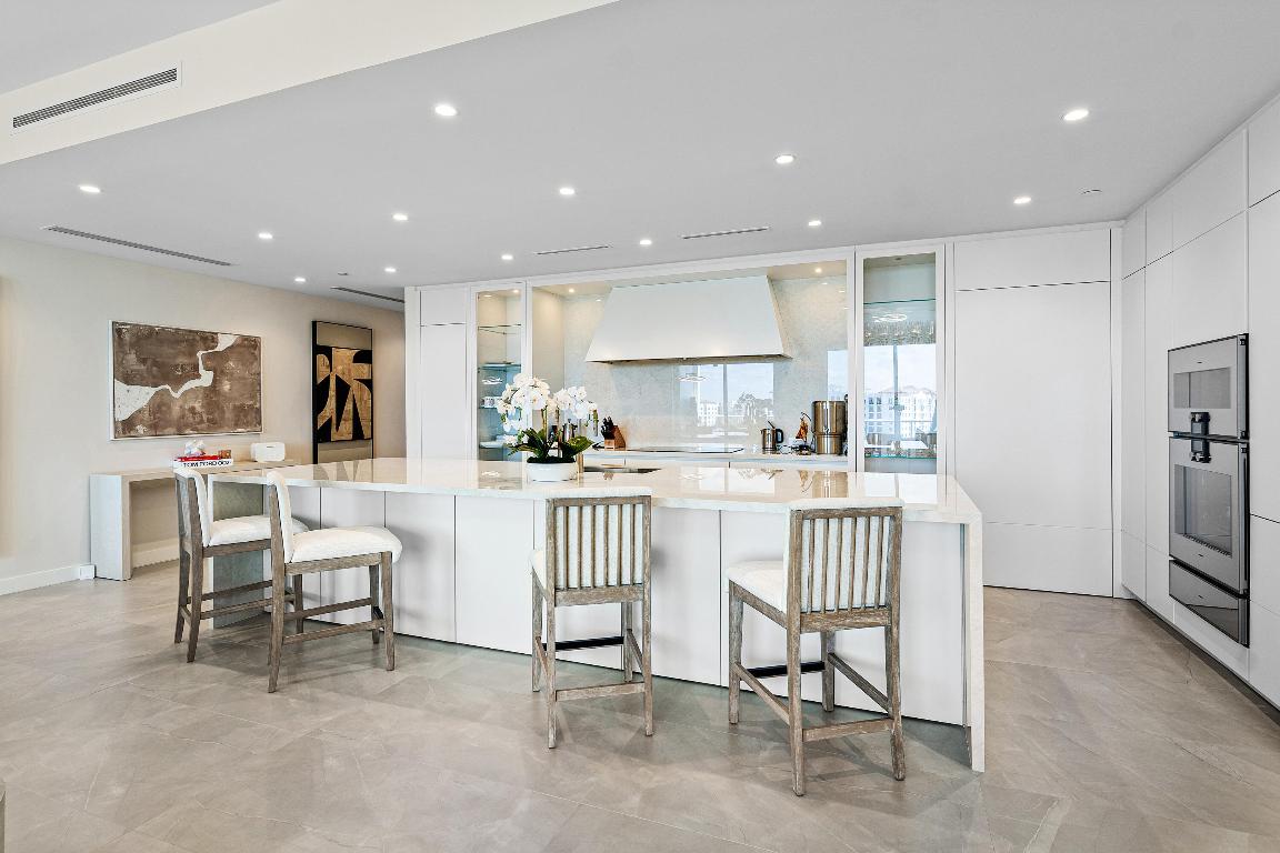 220 SE Mizner Boulevard 810