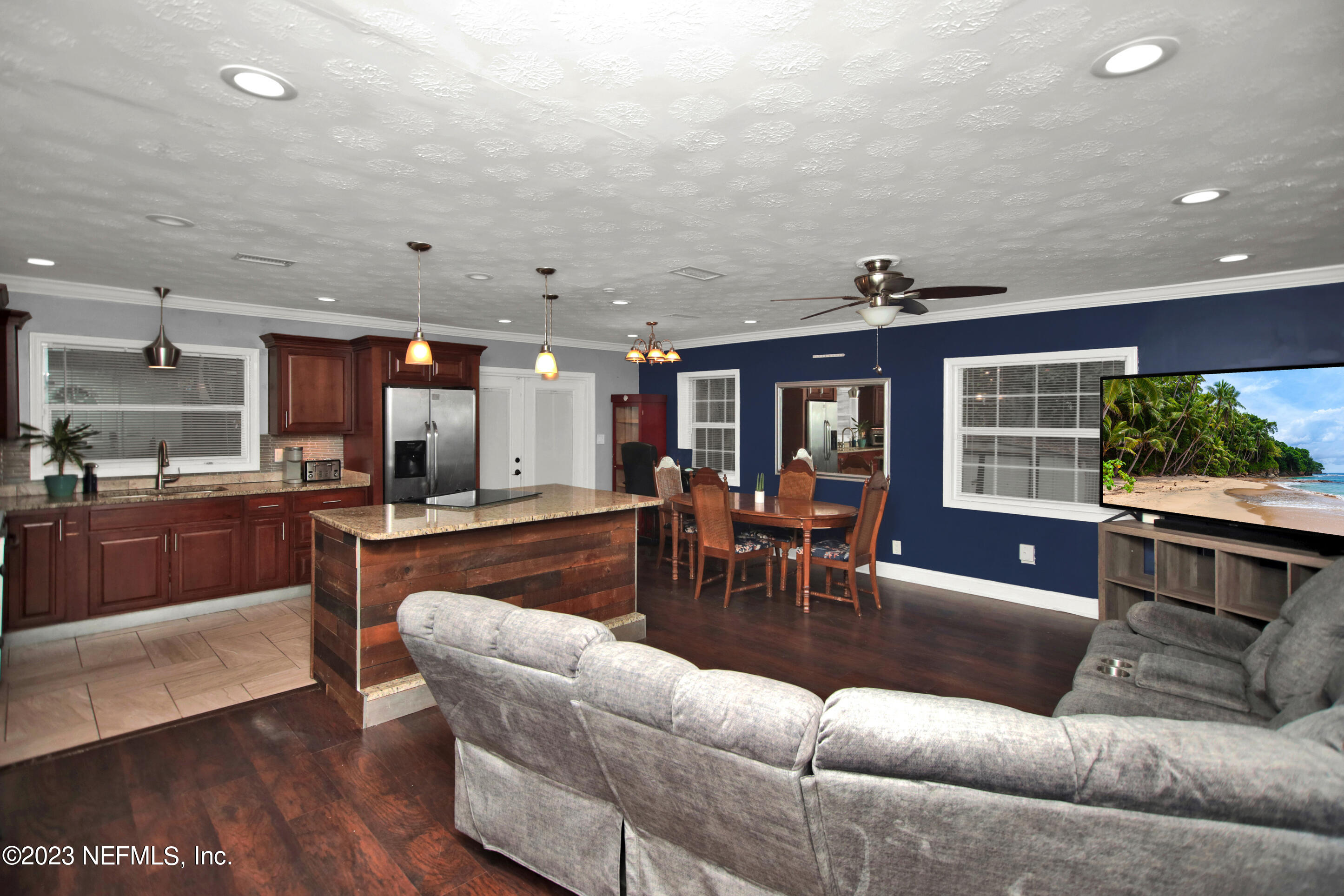 3939 SHADY Lane
