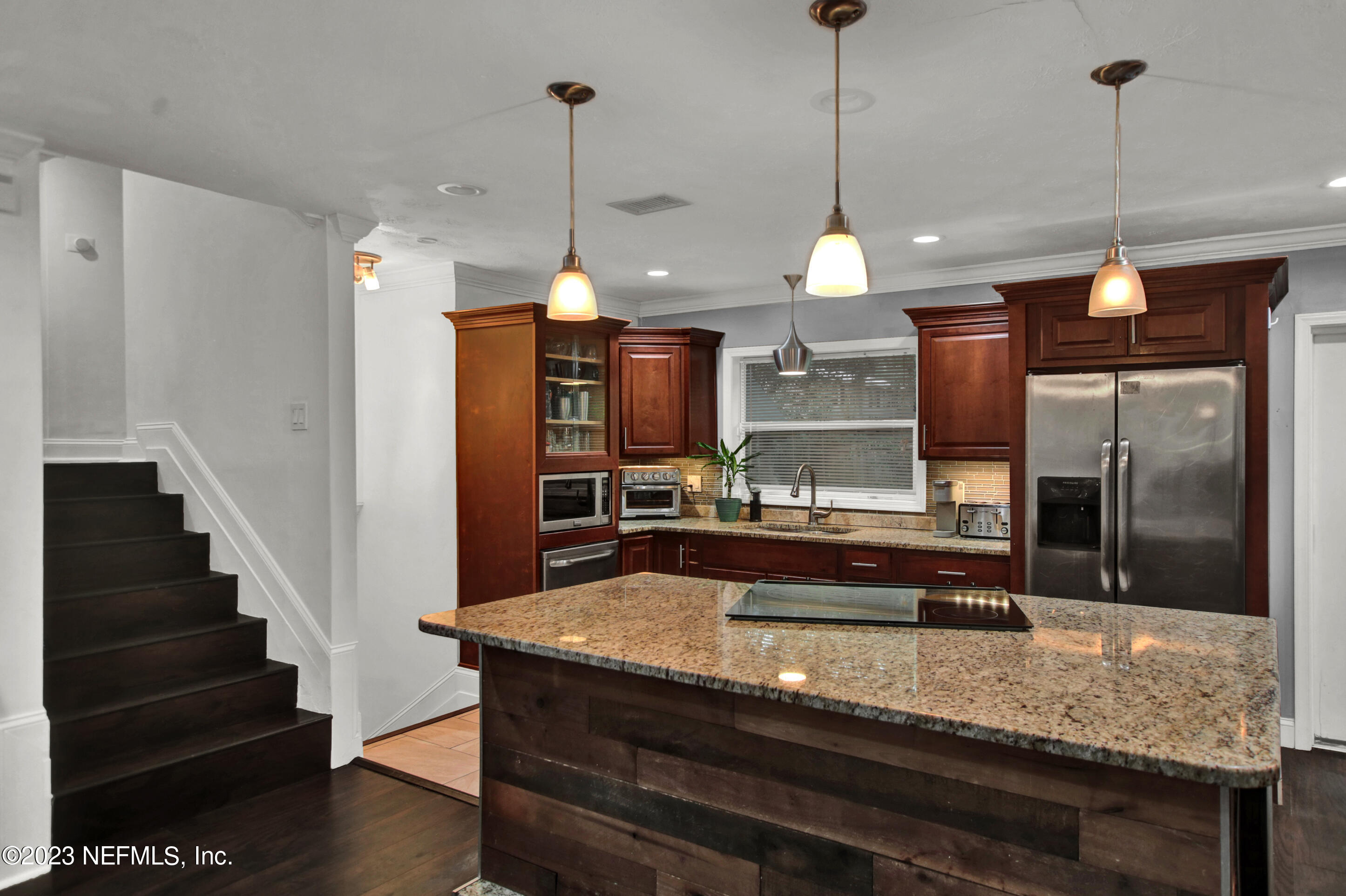 3939 SHADY Lane
