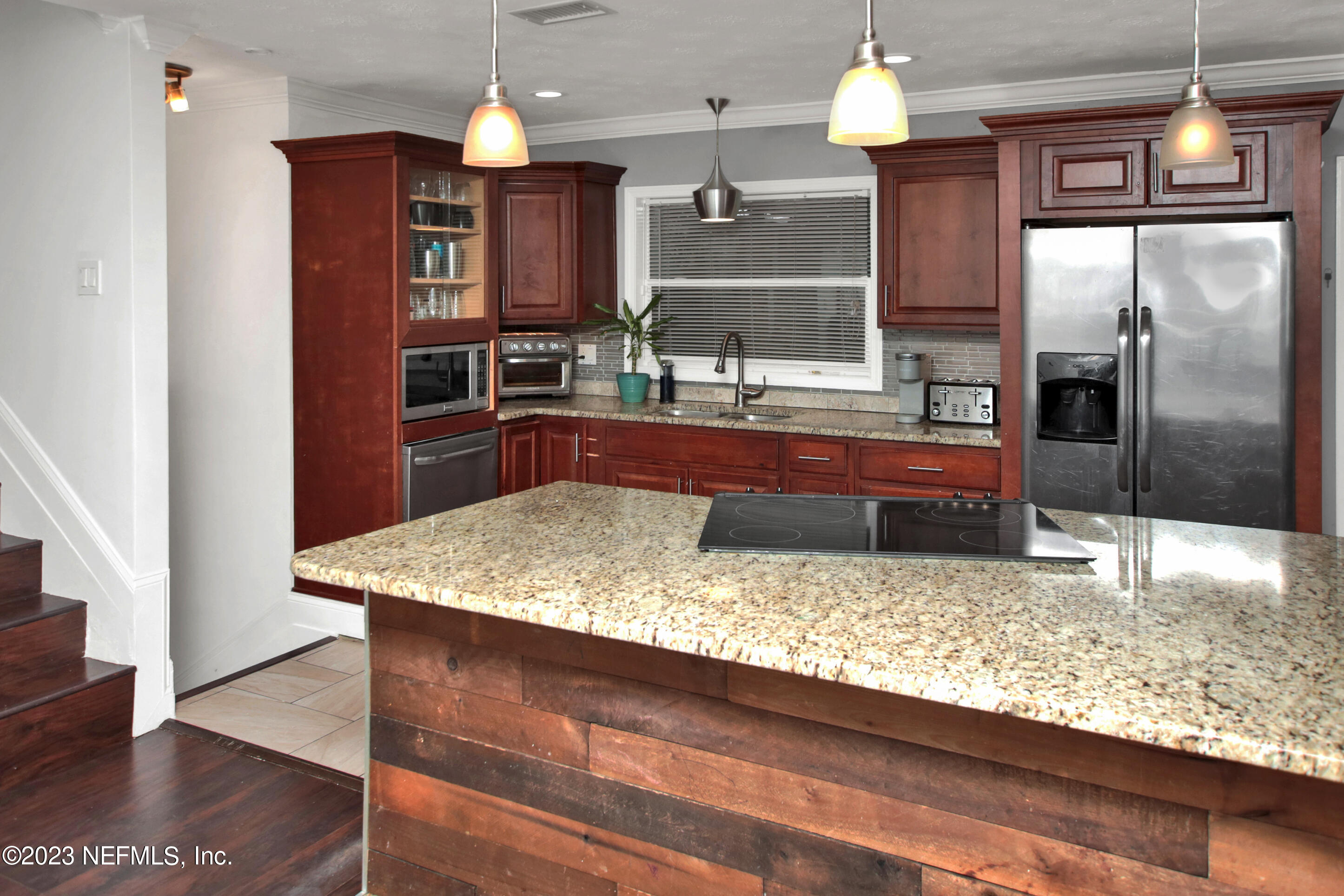 3939 SHADY Lane