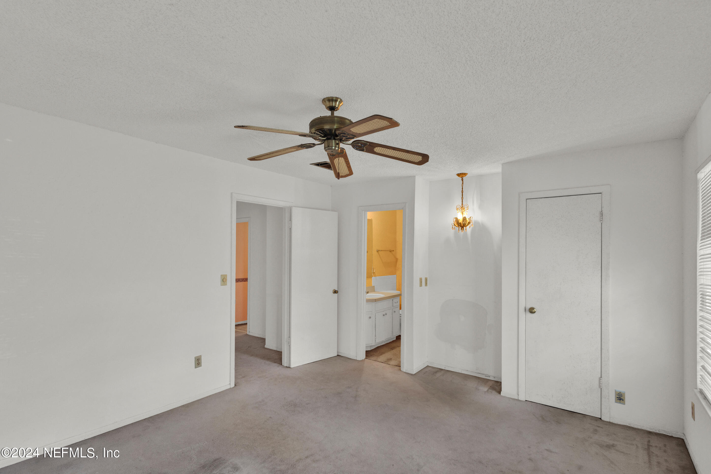 8186 TRAFALGAR Square