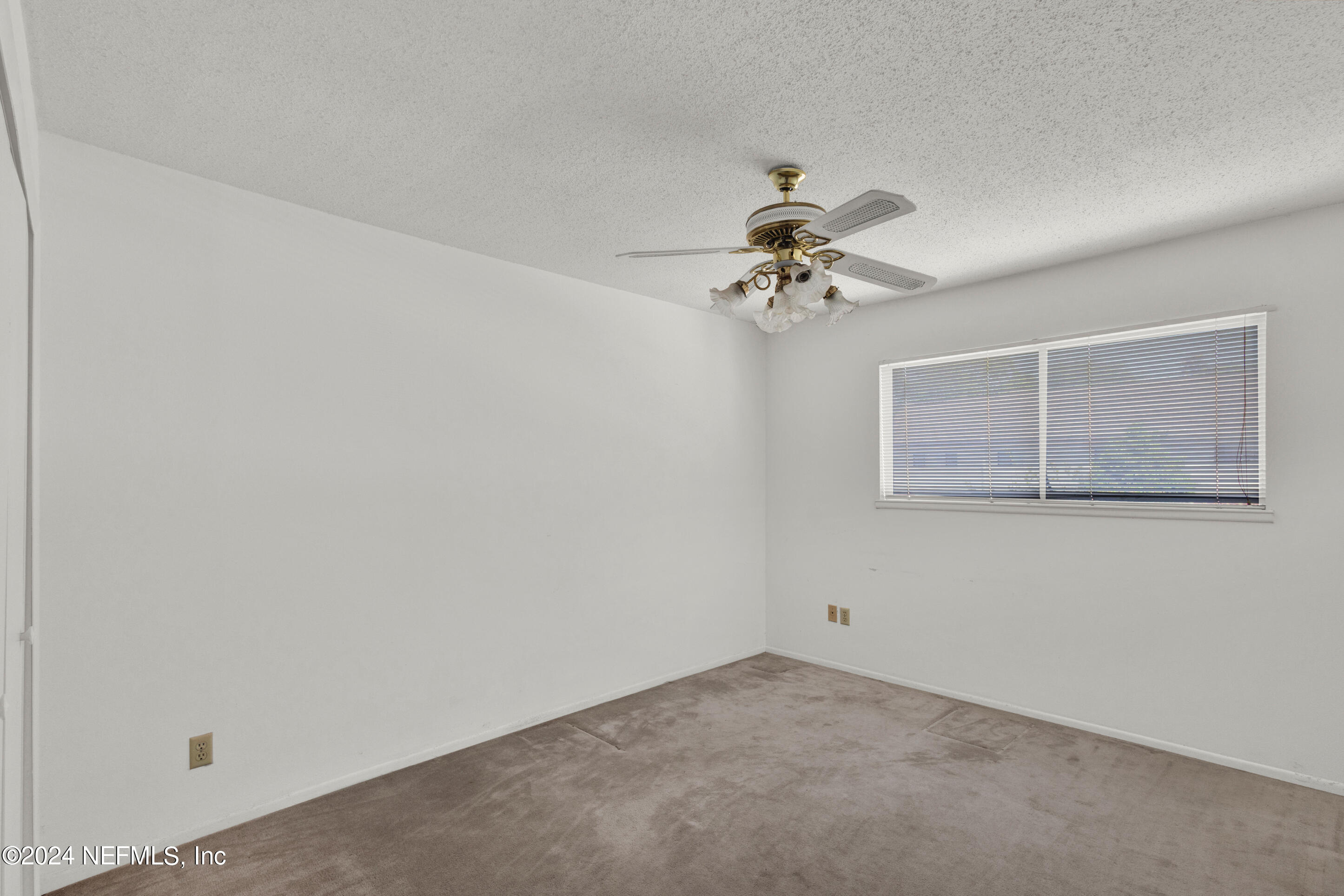 8186 TRAFALGAR Square