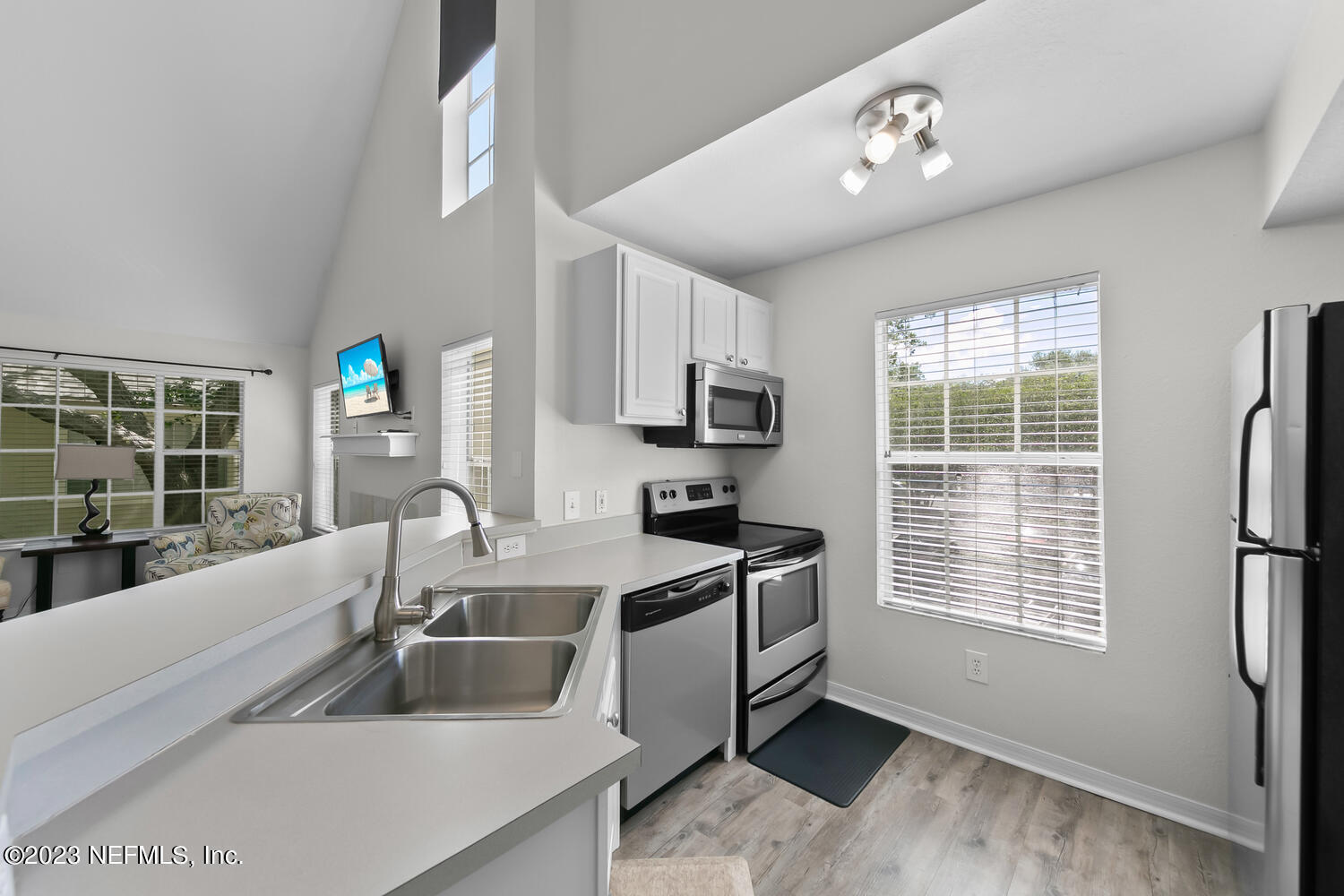 13703 RICHMOND PARK Drive N, 2108