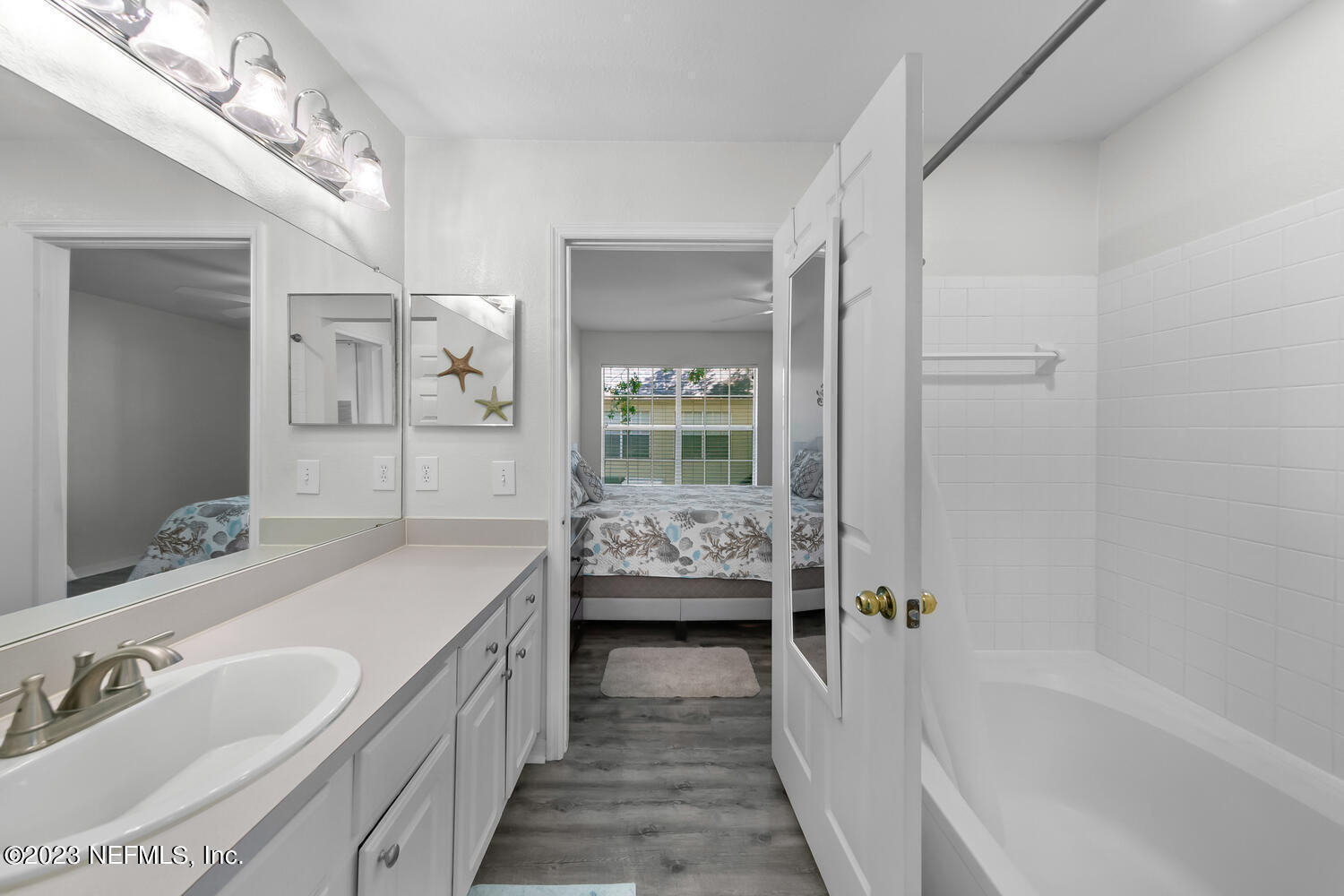 13703 RICHMOND PARK Drive N, 2108