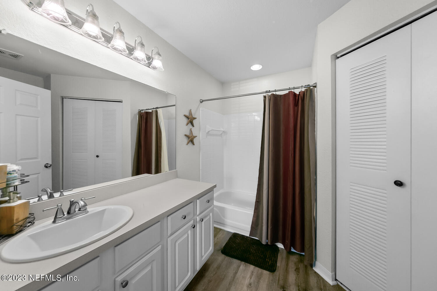 13703 RICHMOND PARK Drive N, 2108