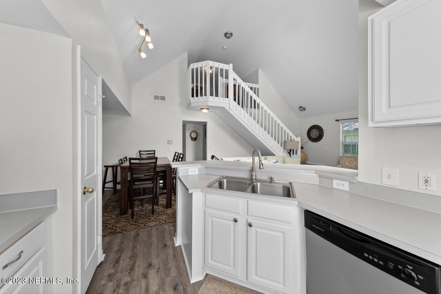 13703 RICHMOND PARK Drive N, 2108