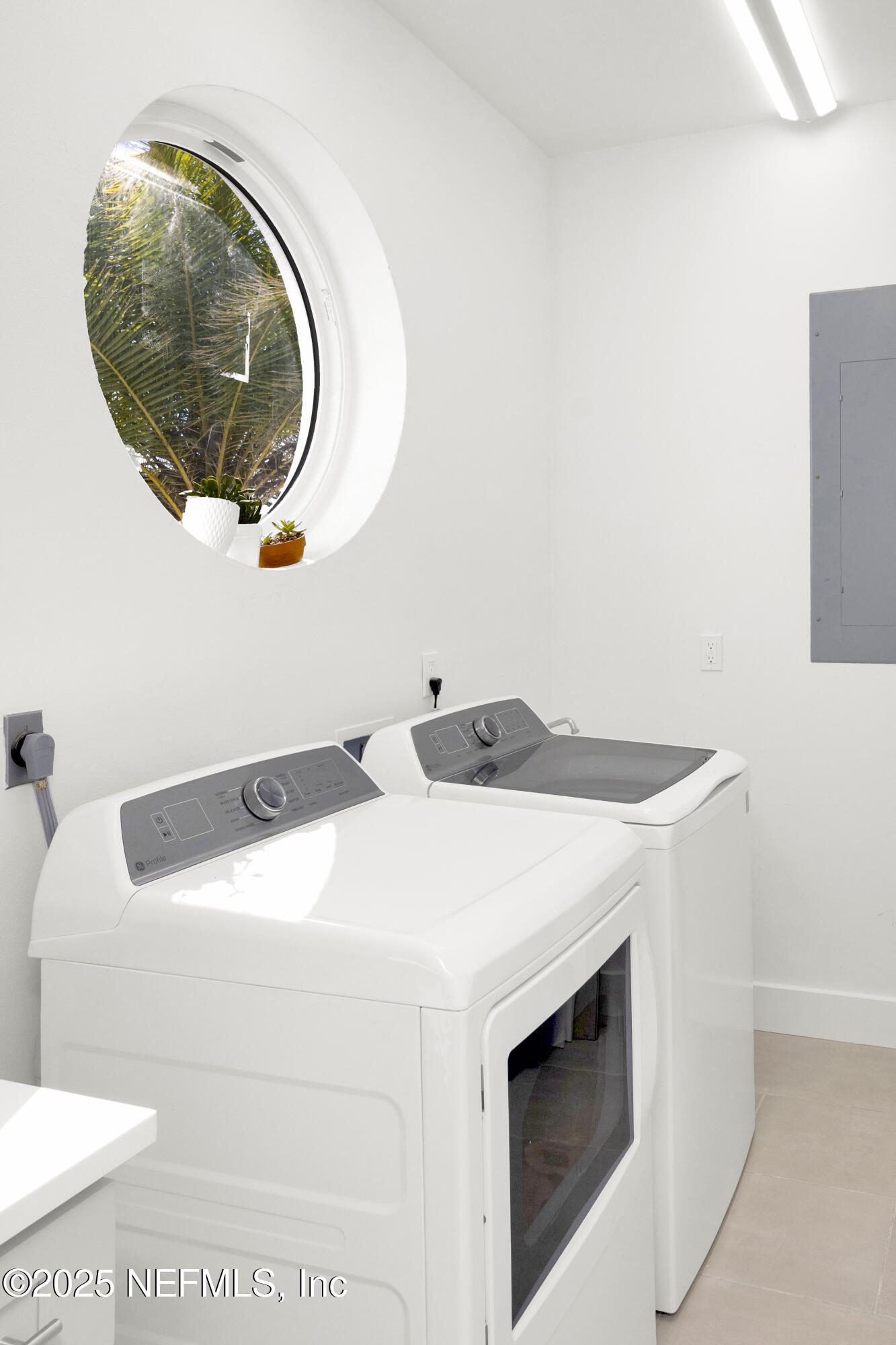 435 OCEAN SHORE Boulevard