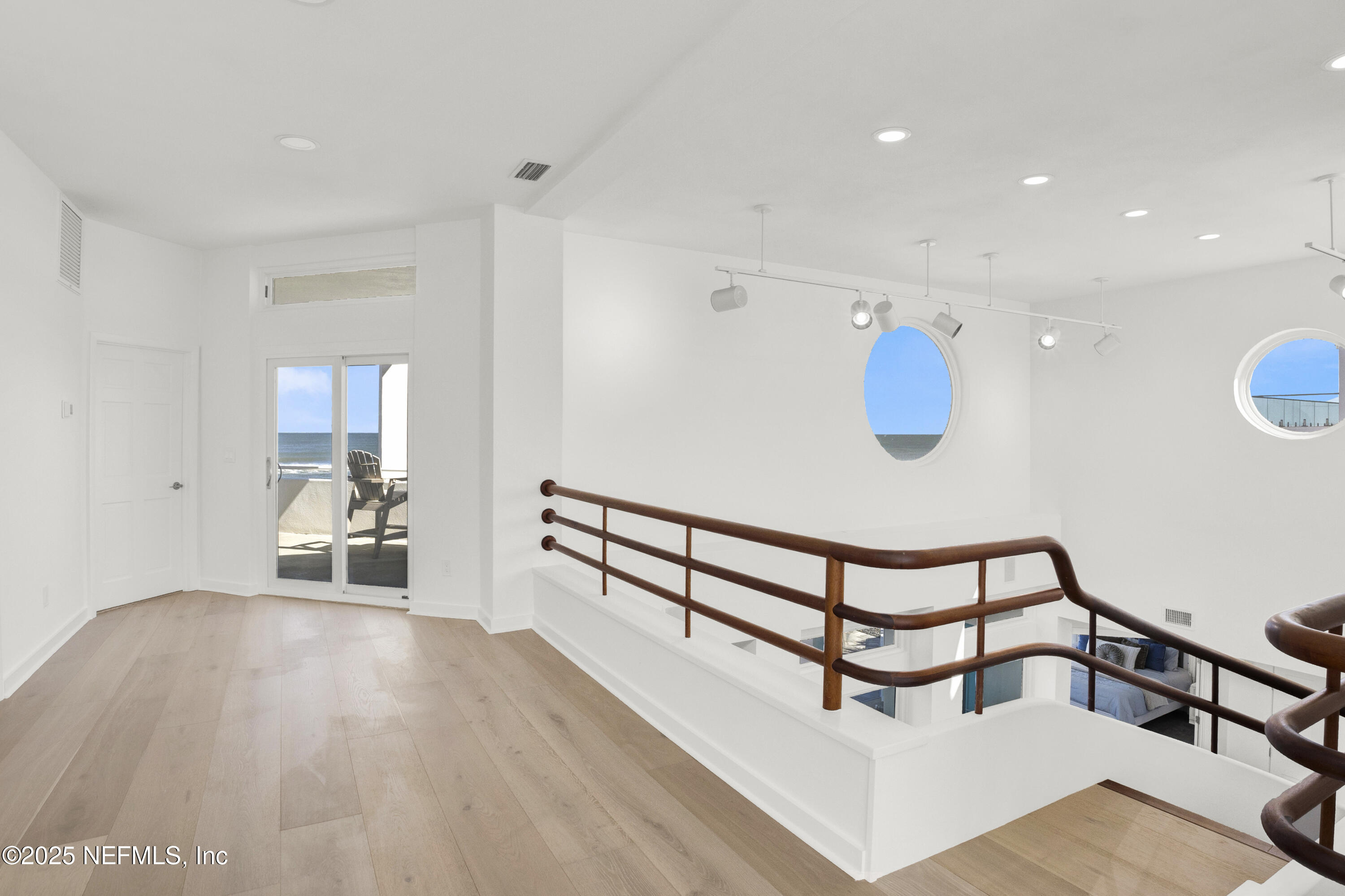 435 OCEAN SHORE Boulevard