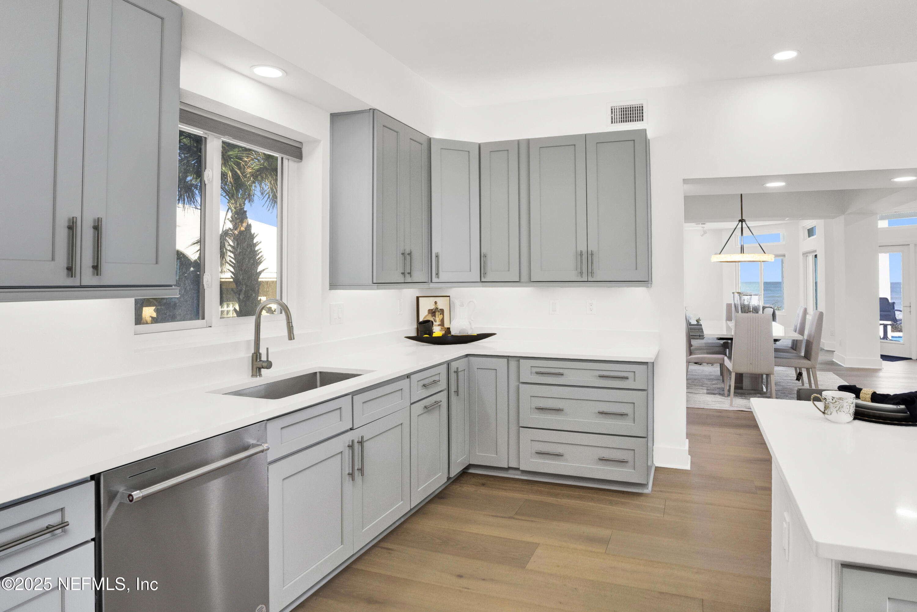 435 OCEAN SHORE Boulevard