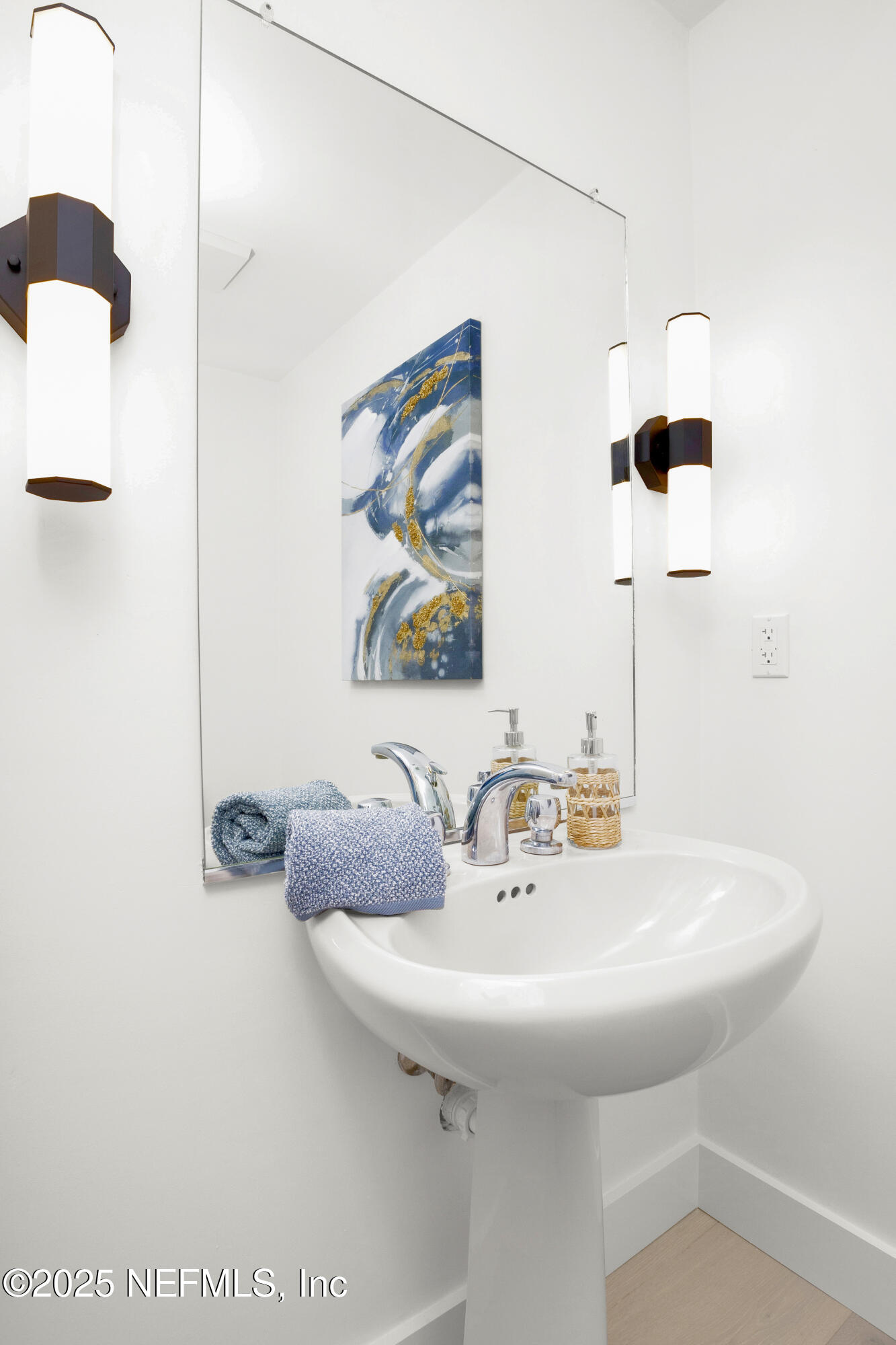 435 OCEAN SHORE Boulevard