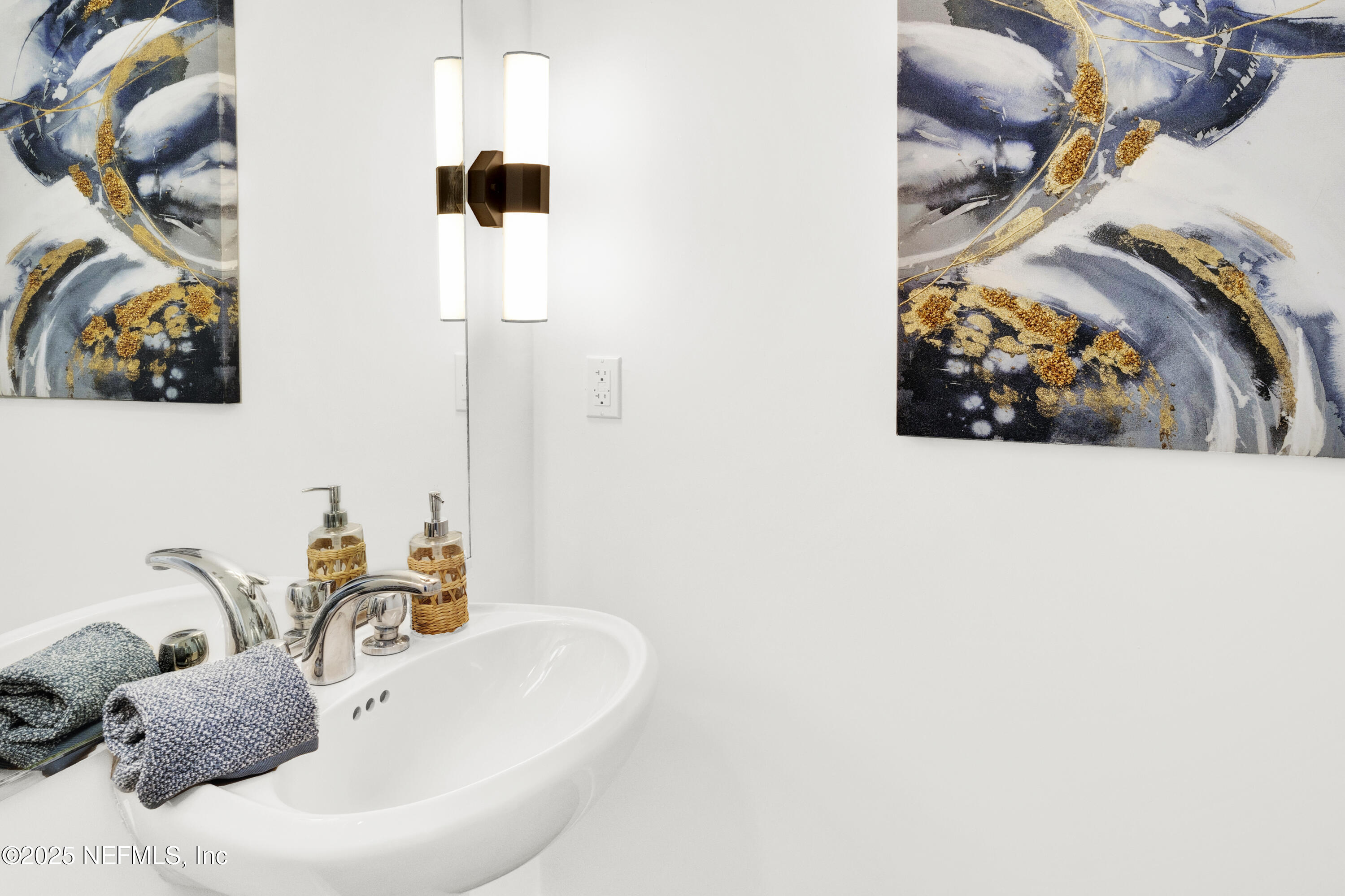 435 OCEAN SHORE Boulevard