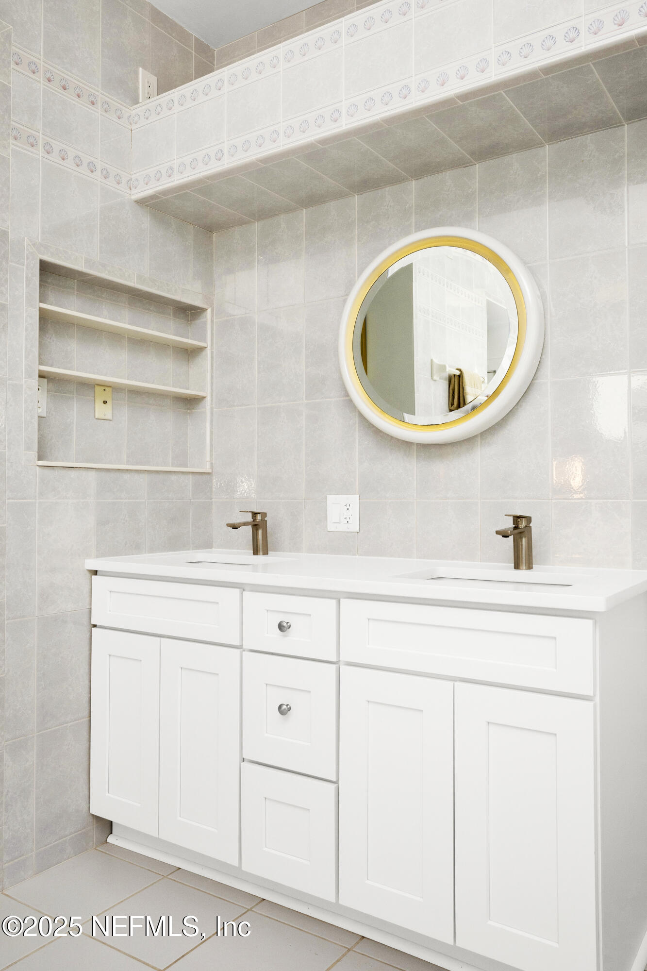 435 OCEAN SHORE Boulevard