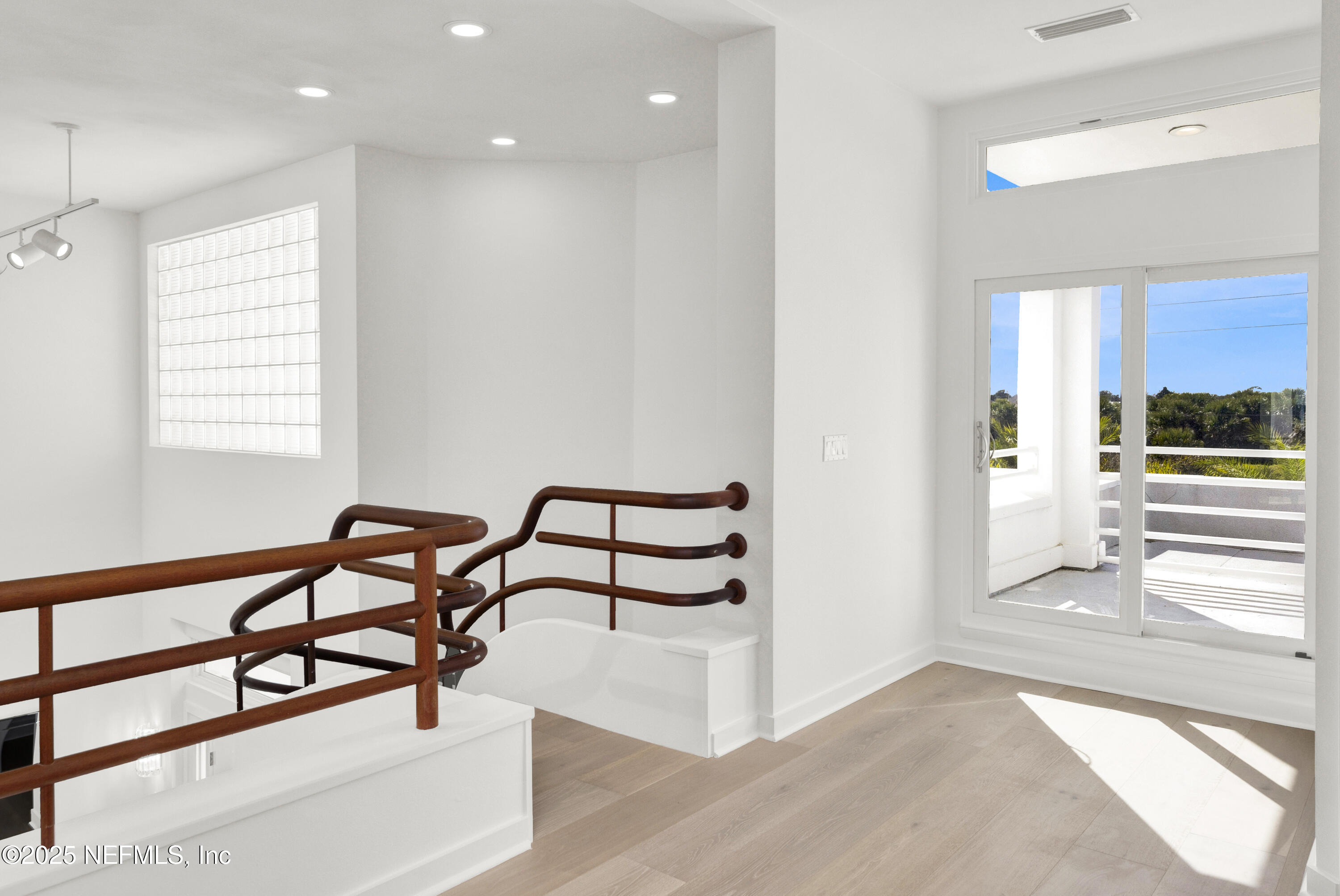 435 OCEAN SHORE Boulevard