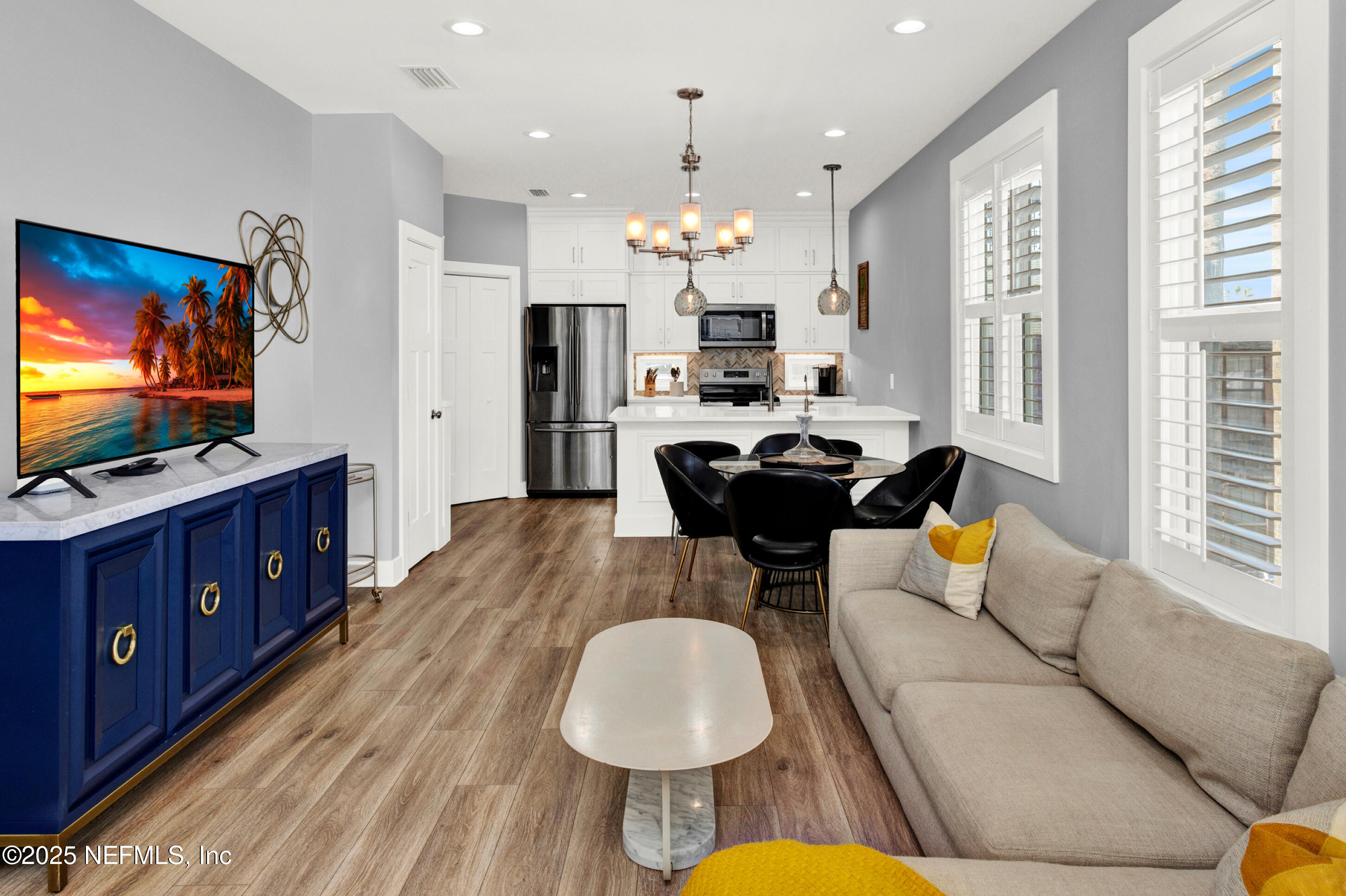 1306 1ST Street S