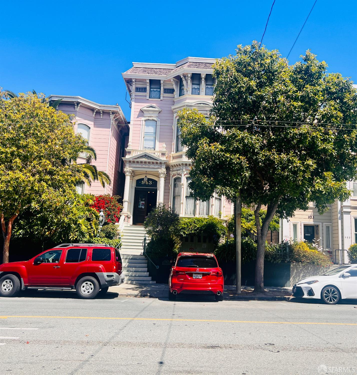 943 S South Van Ness Avenue