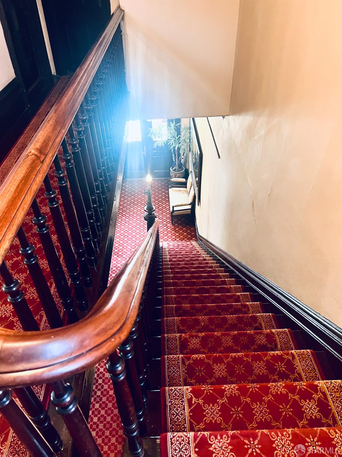 943 S South Van Ness Avenue