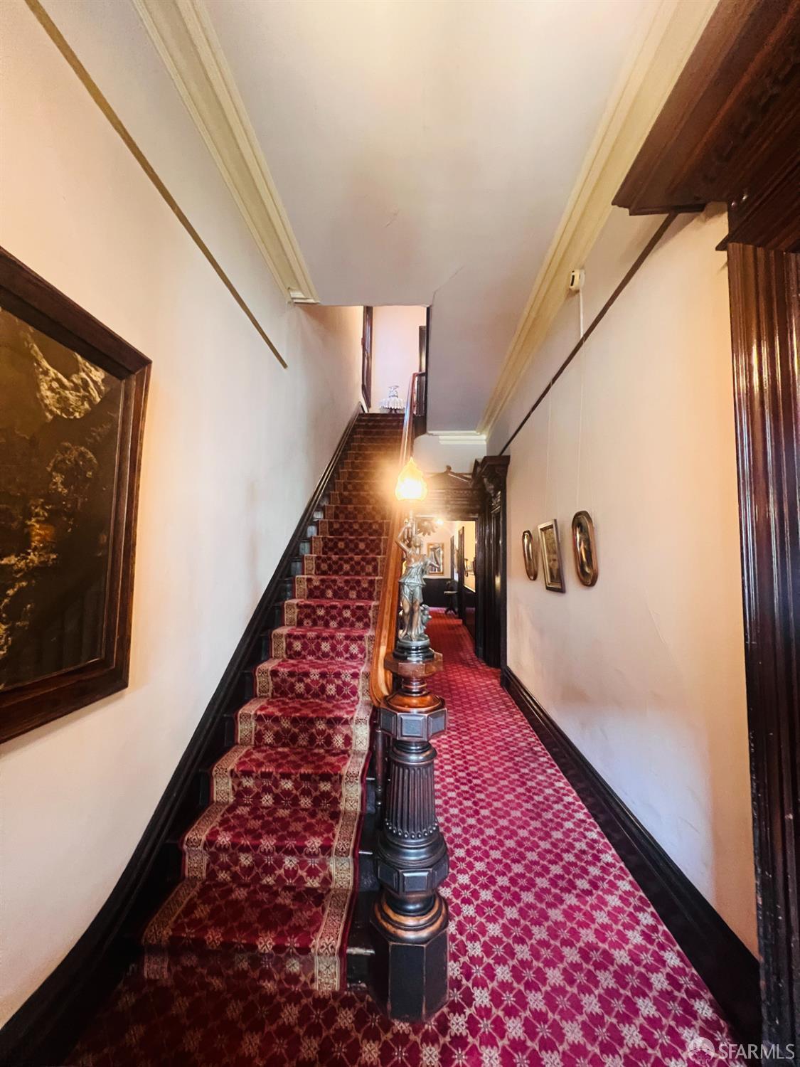 943 S South Van Ness Avenue