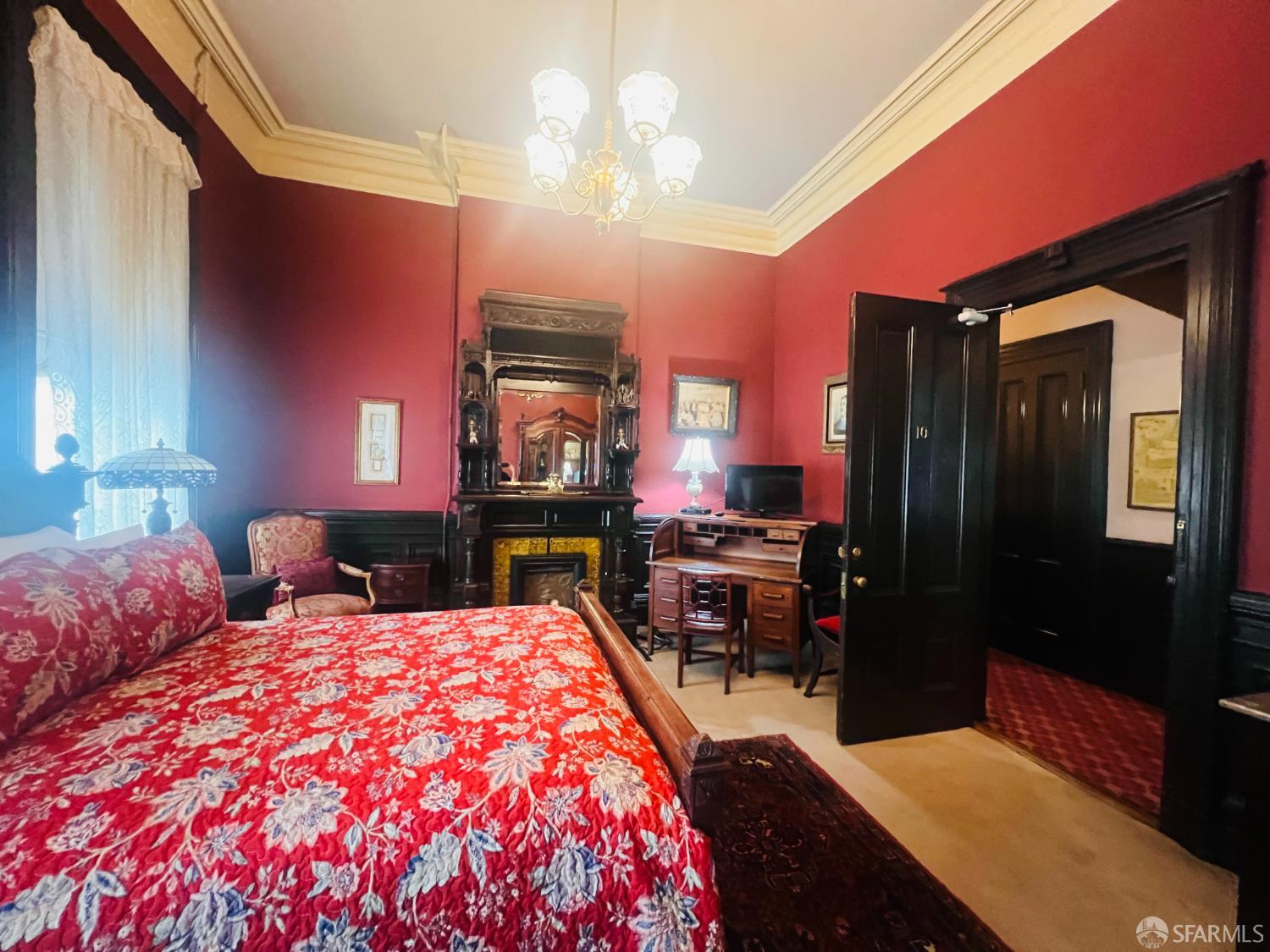 943 S South Van Ness Avenue