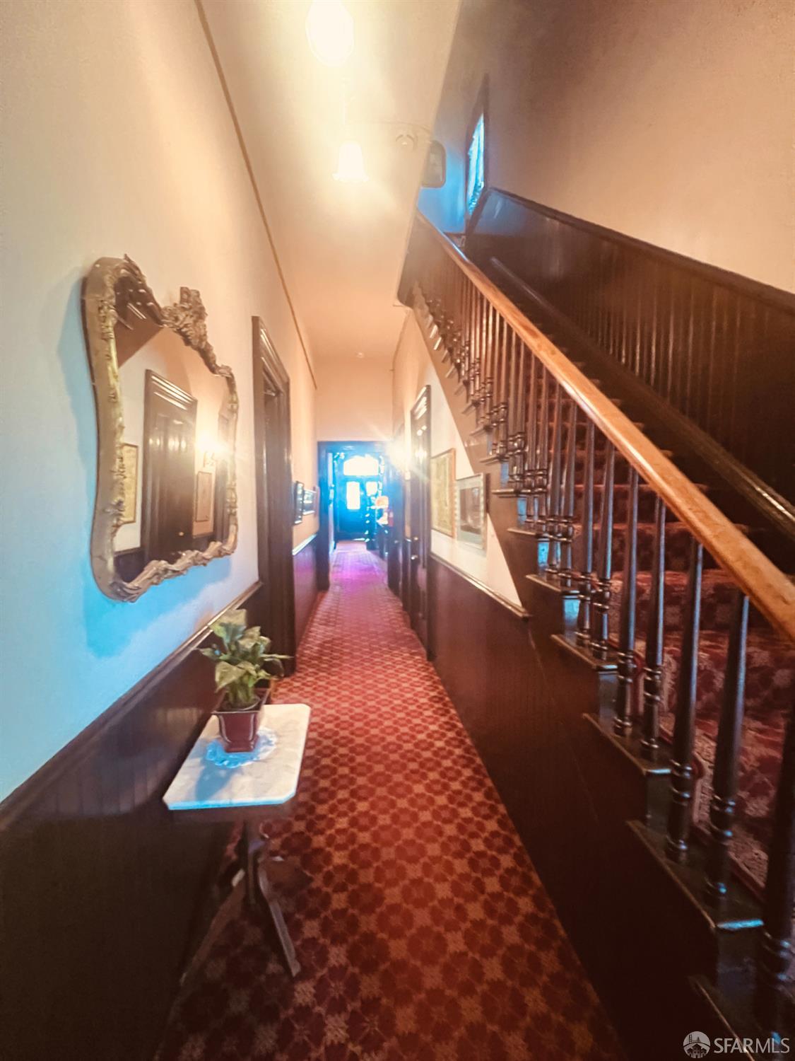 943 S South Van Ness Avenue