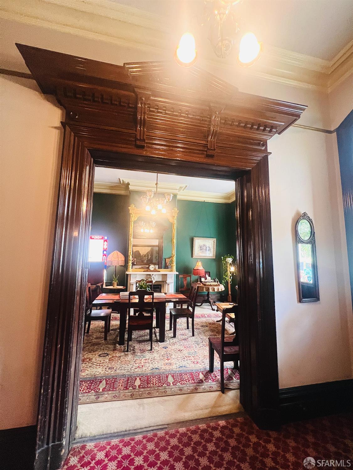 943 S South Van Ness Avenue