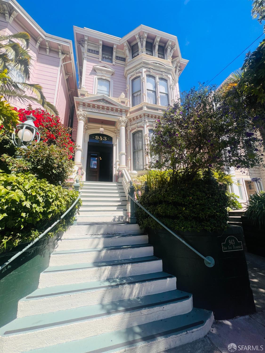 943 S South Van Ness Avenue