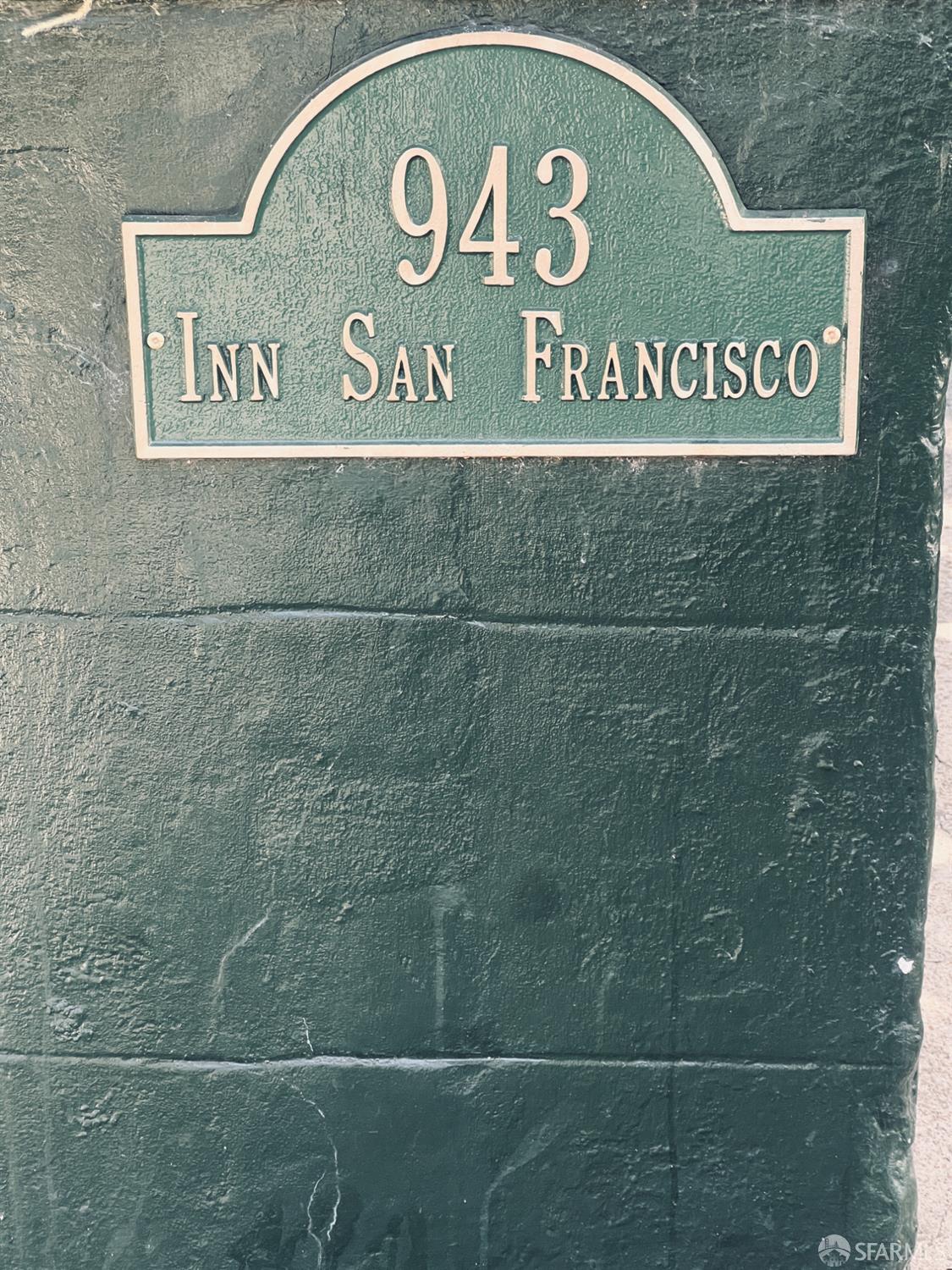 943 S South Van Ness Avenue