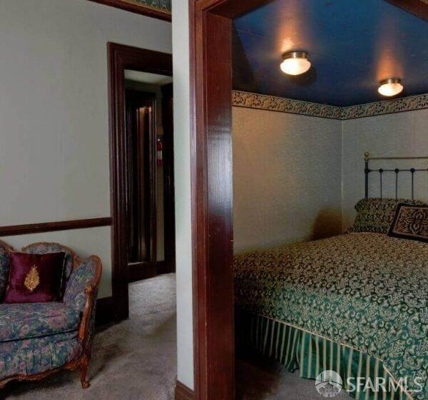 943 S South Van Ness Avenue