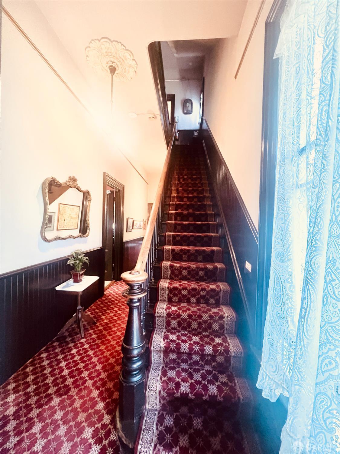 943 S South Van Ness Avenue