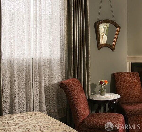 943 S South Van Ness Avenue