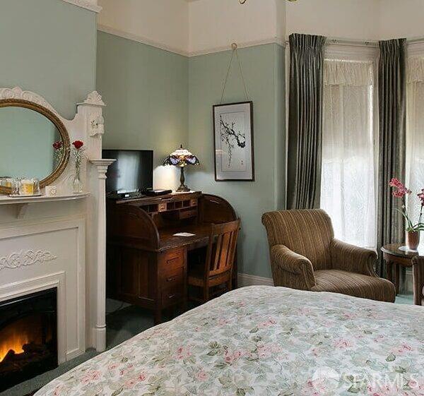 943 S South Van Ness Avenue