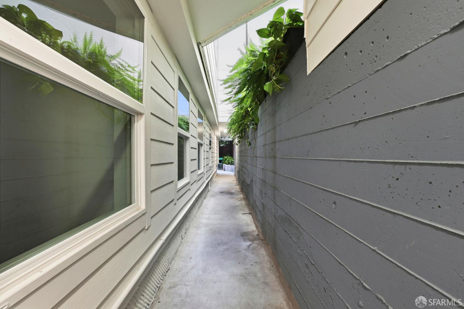 1029-1031 Jackson Street