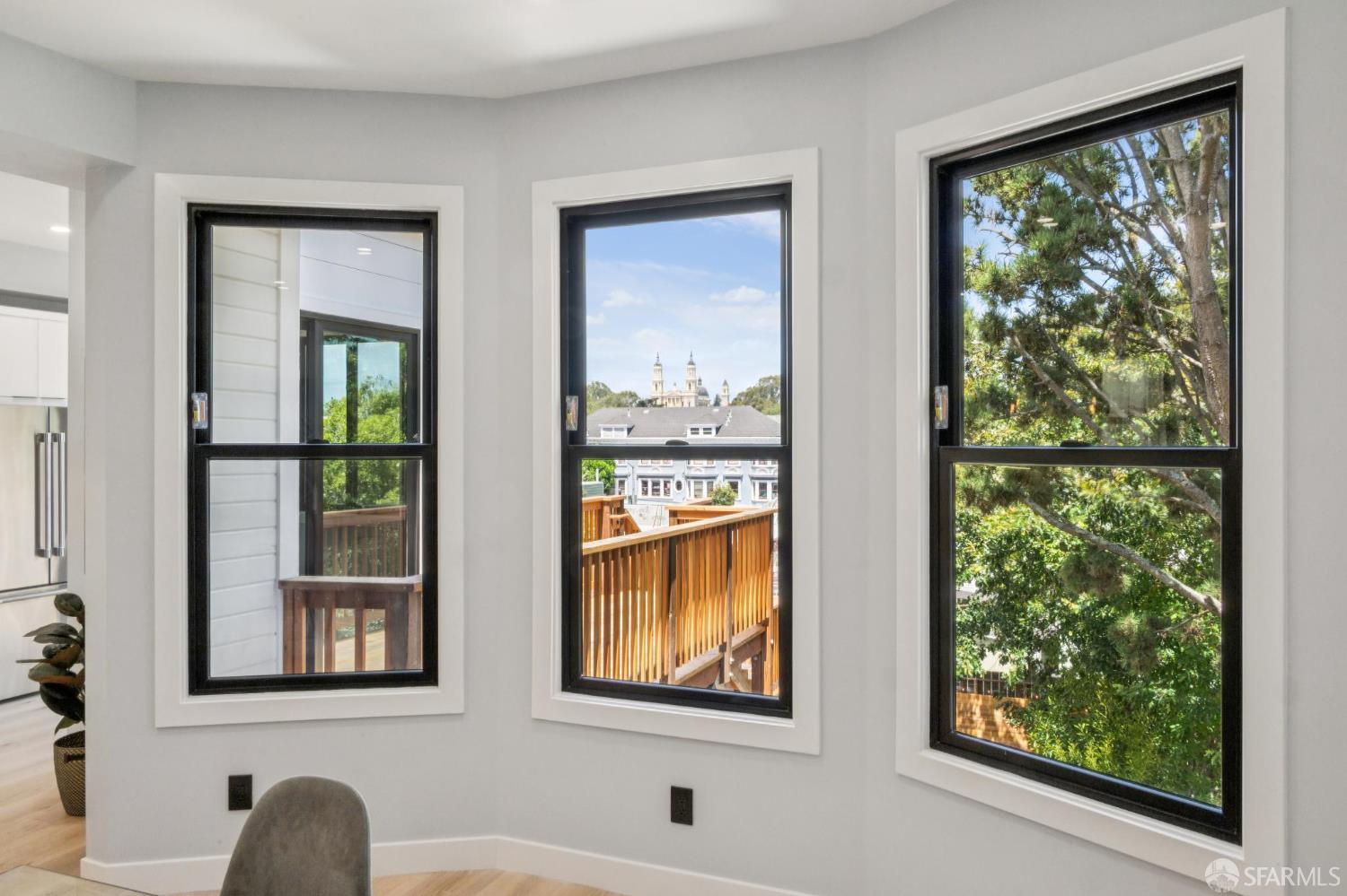 1460-1462 Waller Street