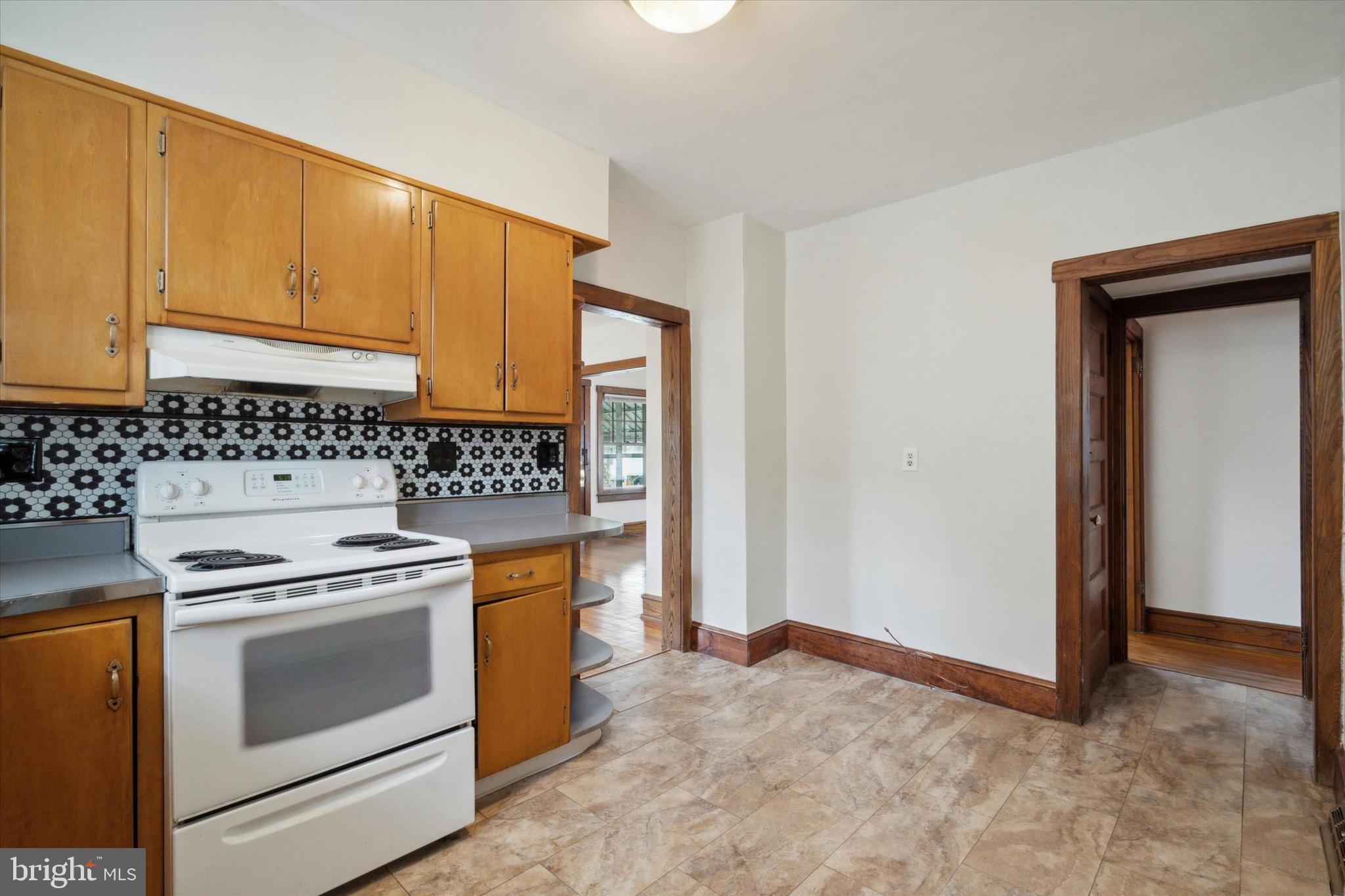 12 E COLLINGSWOOD AVENUE