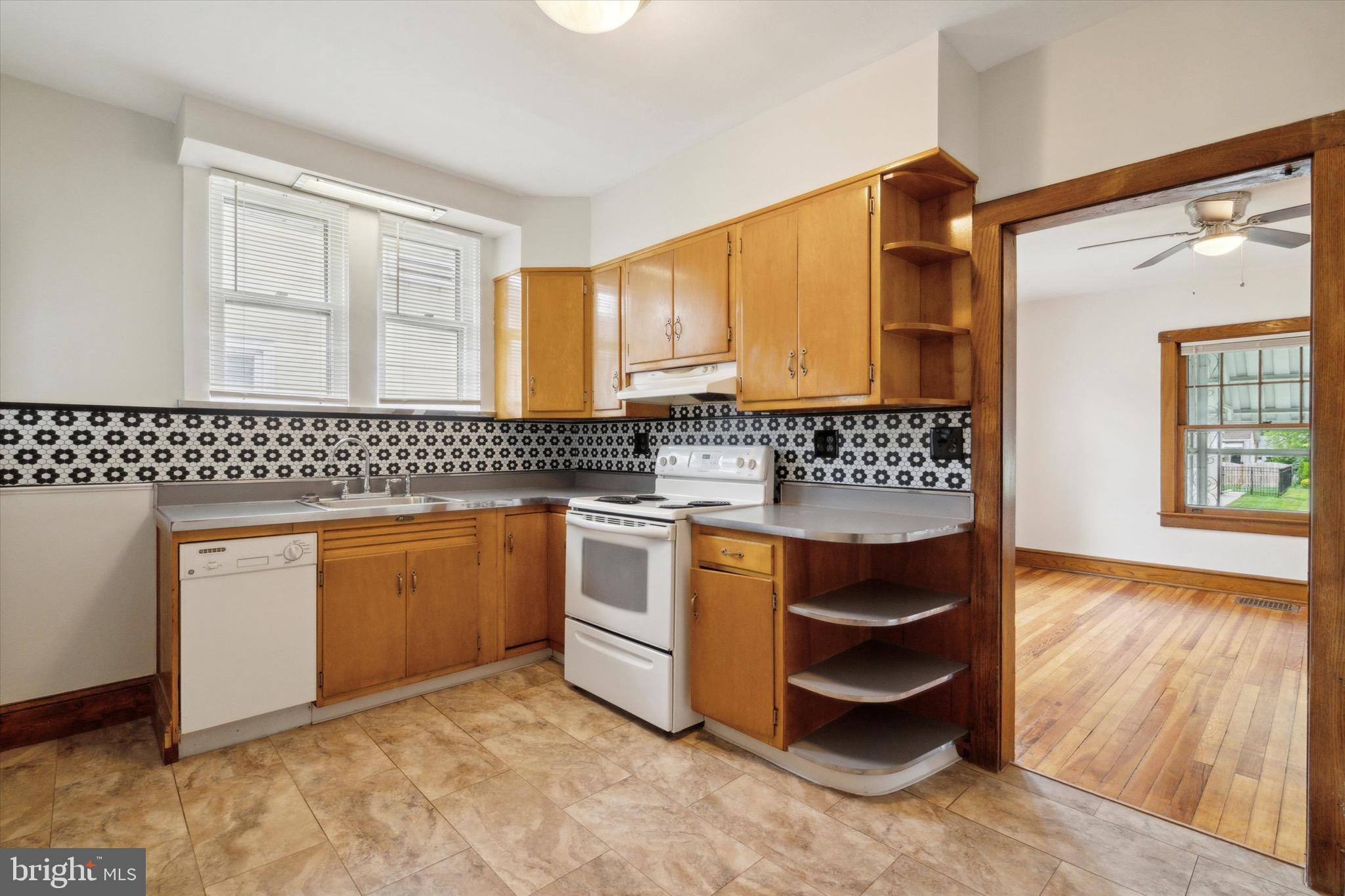 12 E COLLINGSWOOD AVENUE