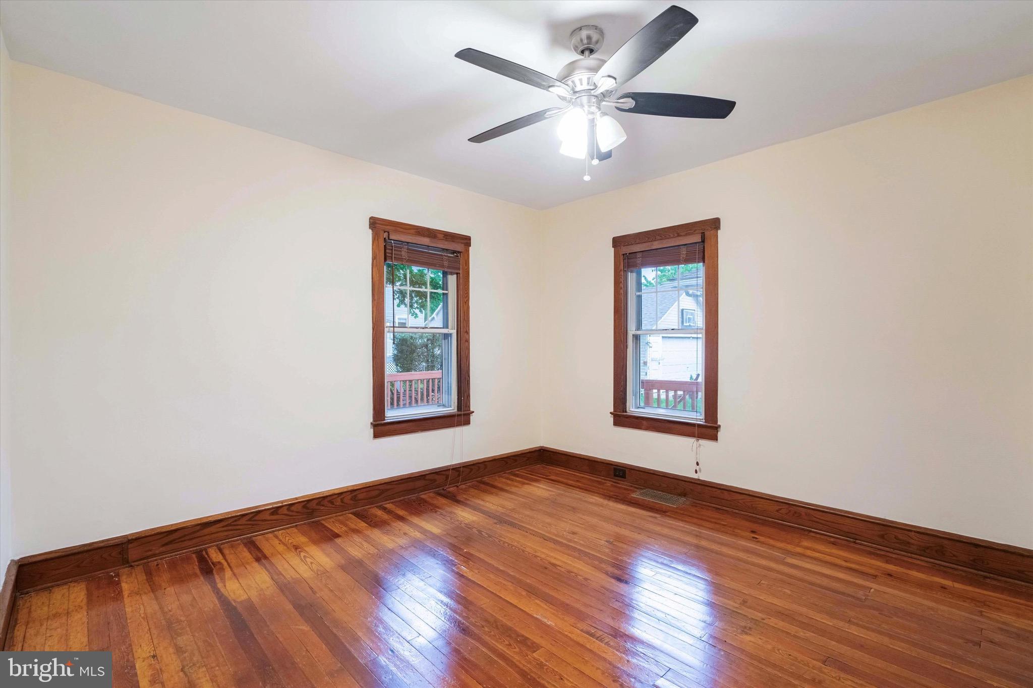 12 E COLLINGSWOOD AVENUE