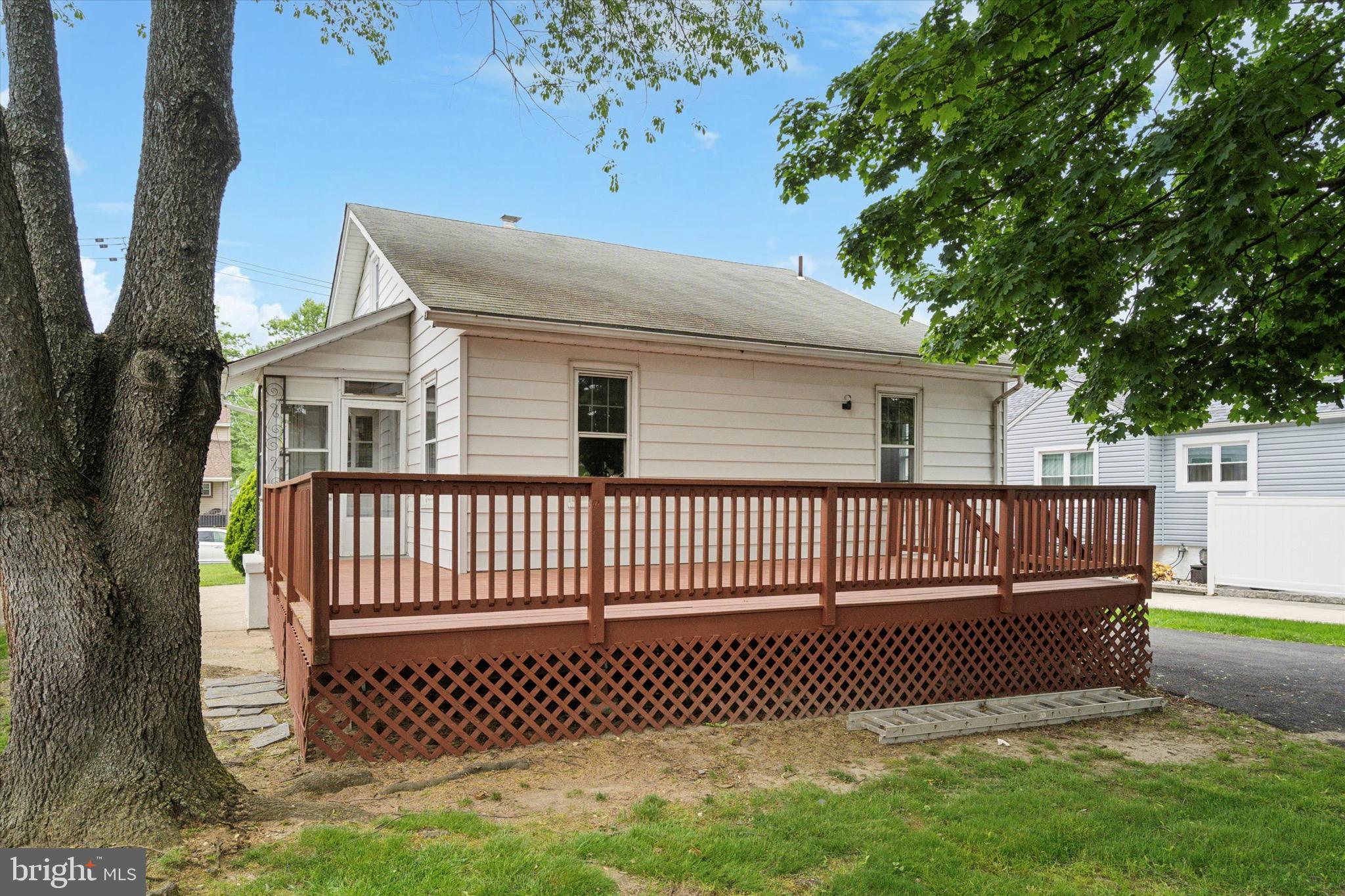 12 E COLLINGSWOOD AVENUE