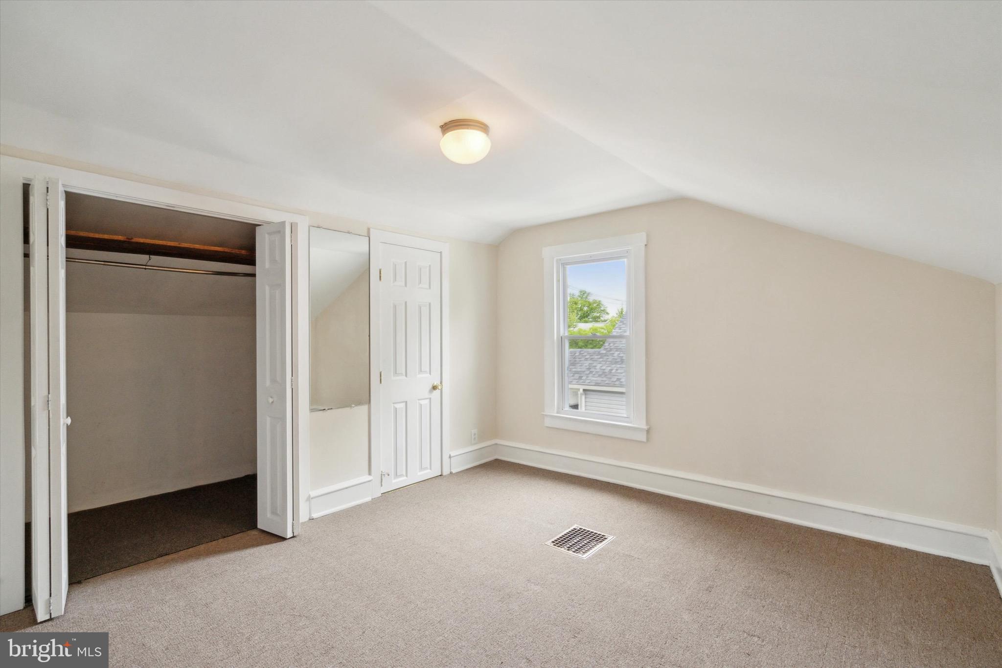 12 E COLLINGSWOOD AVENUE
