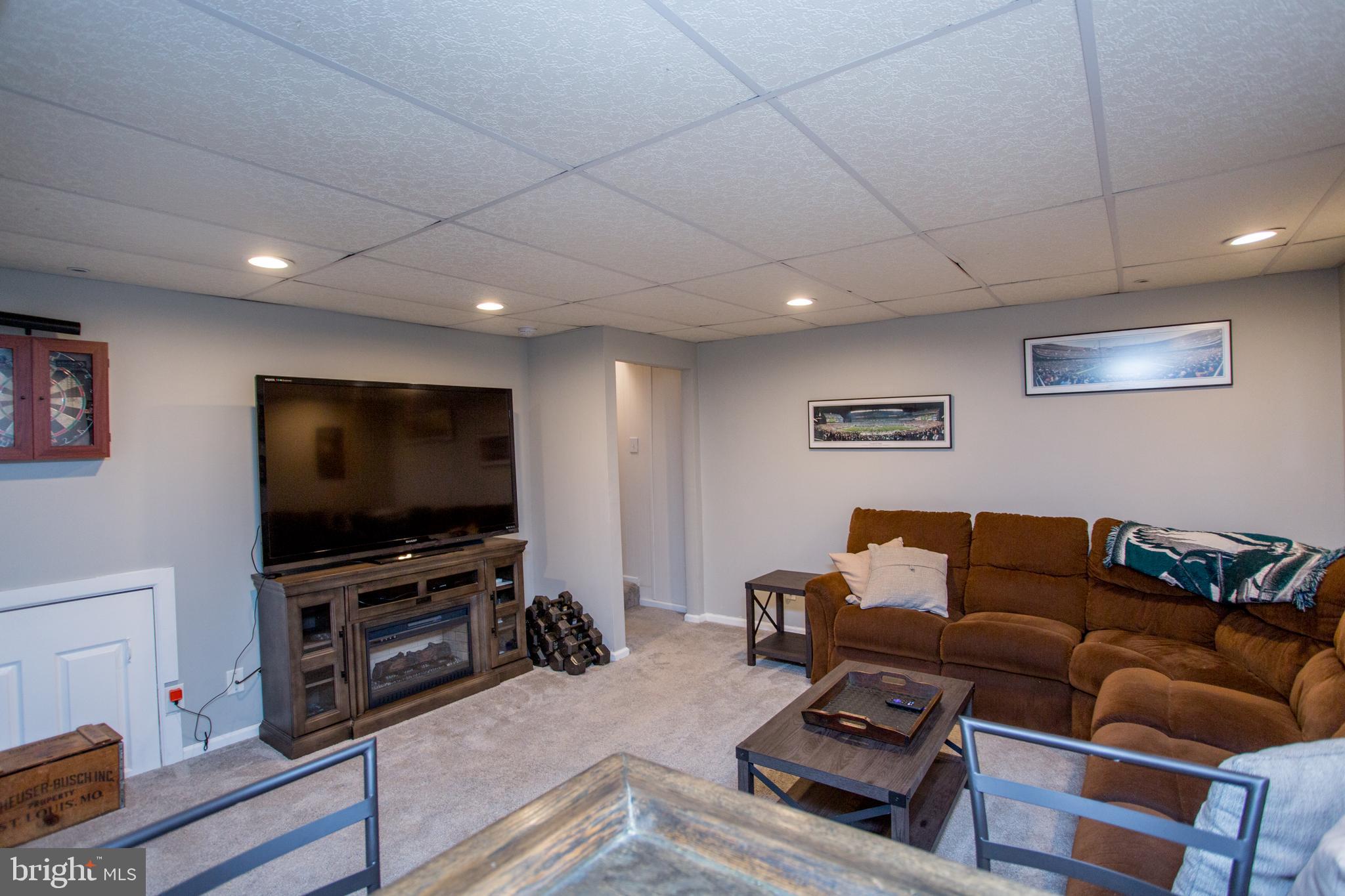 2014 CREEKSIDE COURT 33