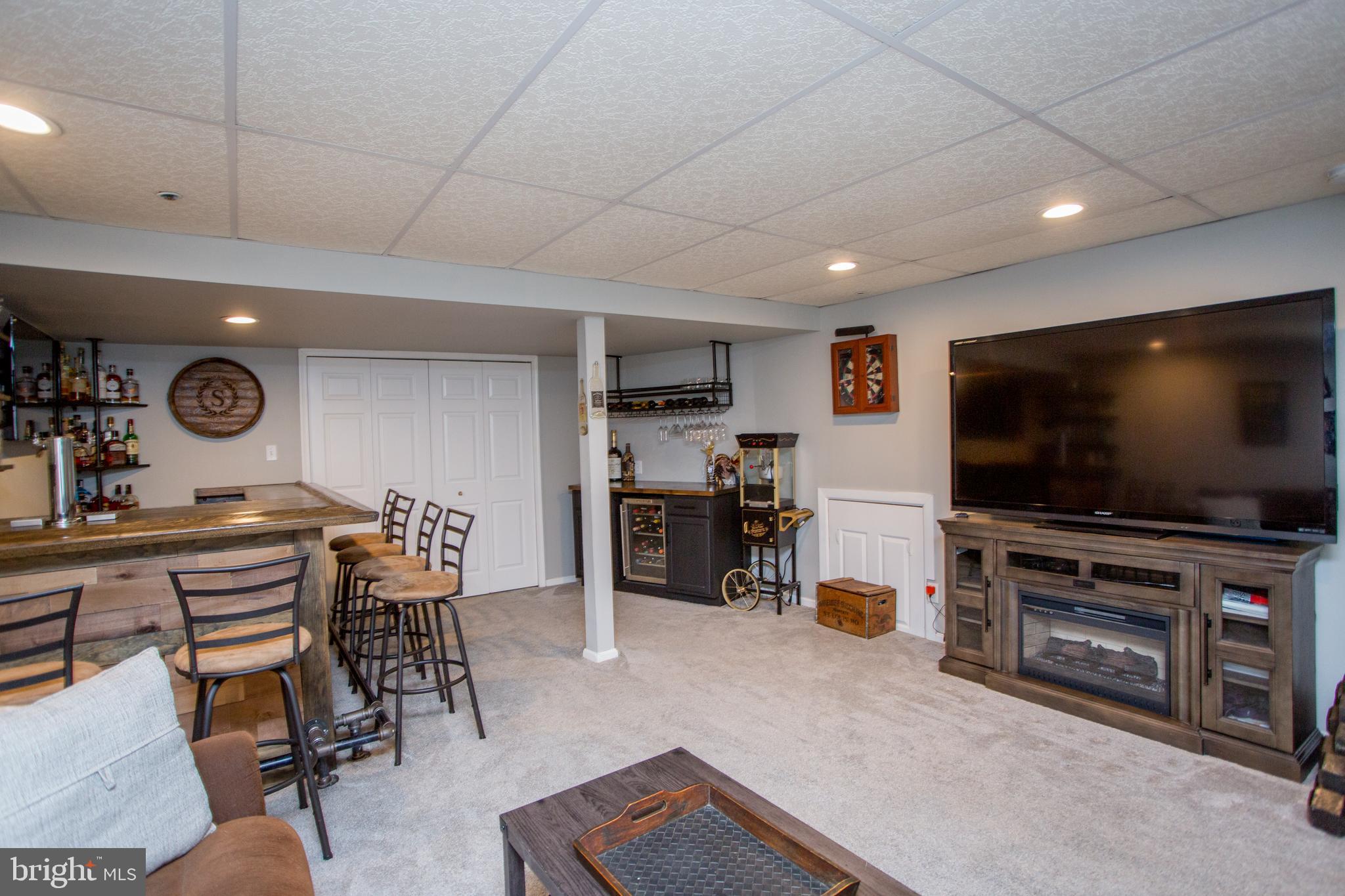 2014 CREEKSIDE COURT 33