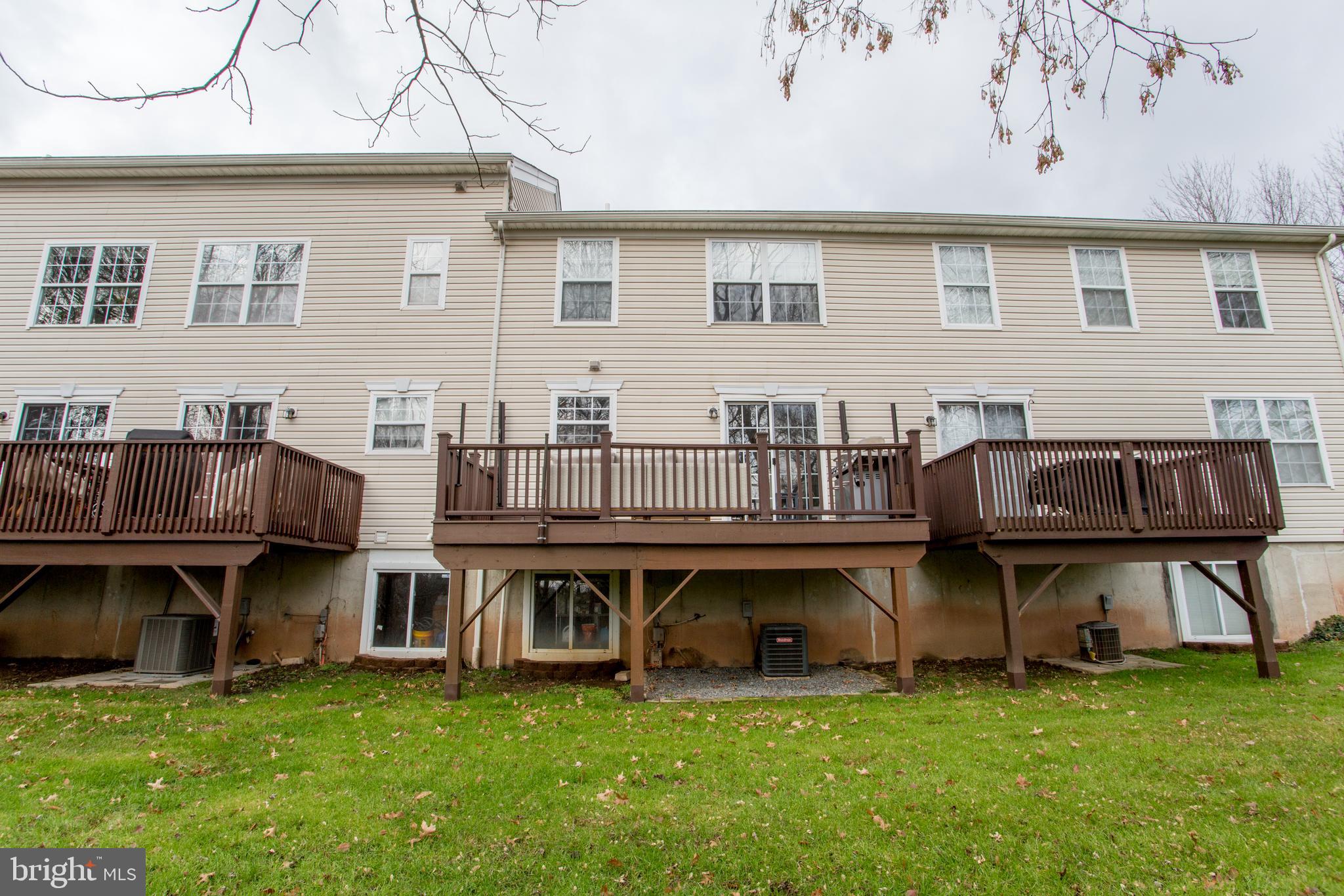 2014 CREEKSIDE COURT 33