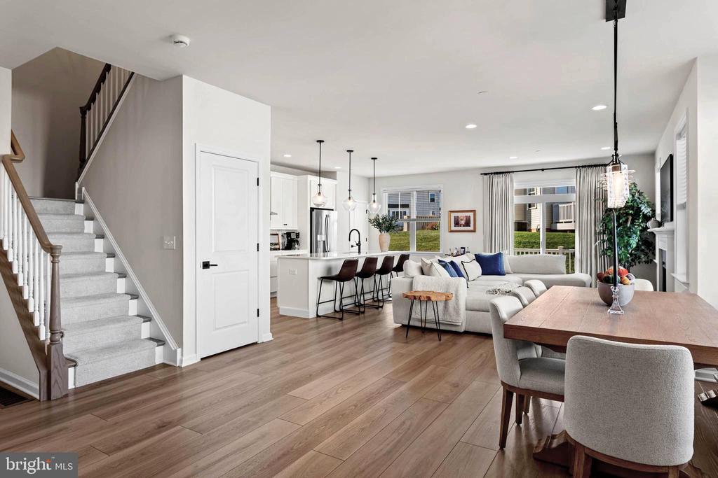 10 SPRING MILL ROAD