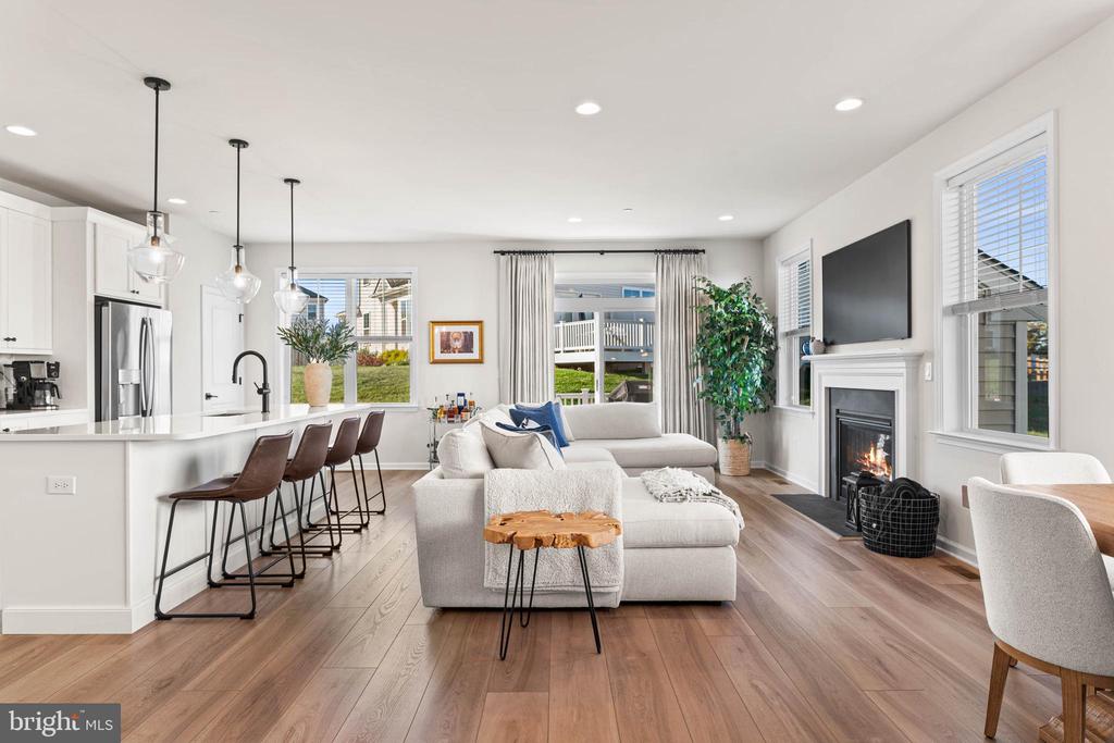 10 SPRING MILL ROAD