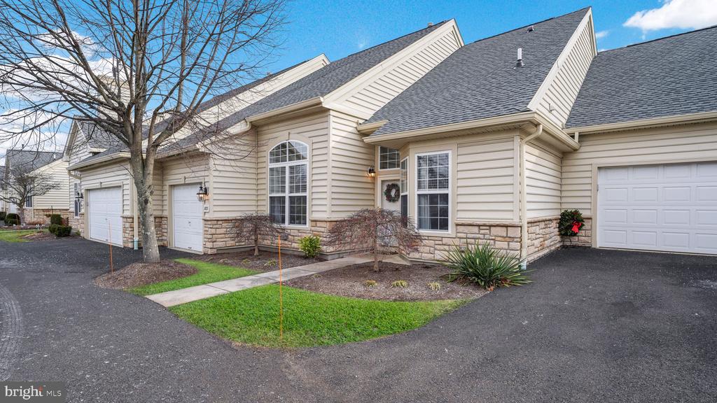 1805 REGENCY COURT 146