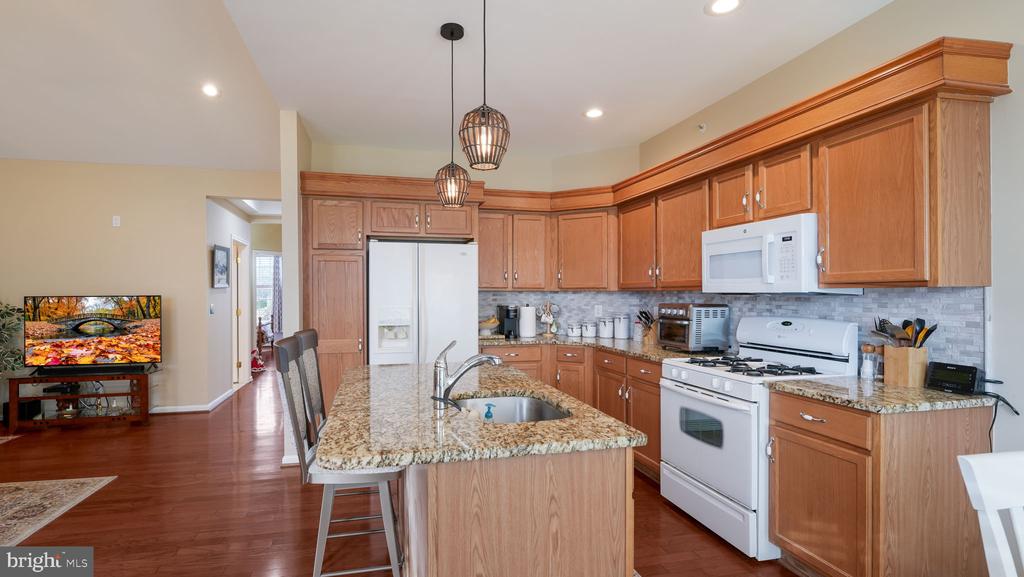 1805 REGENCY COURT 146