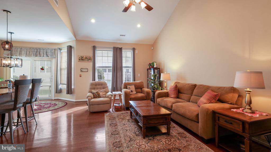1805 REGENCY COURT 146