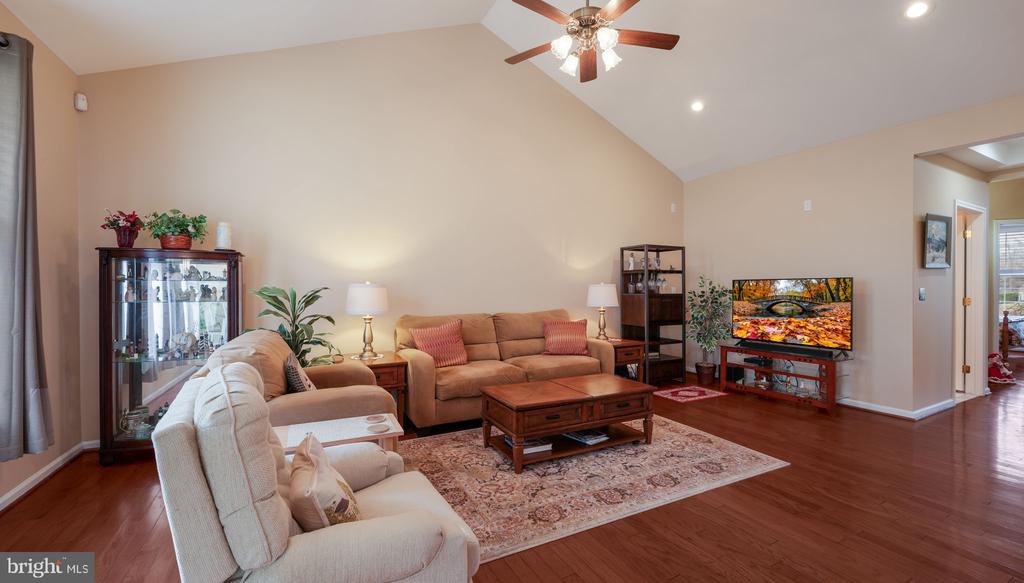 1805 REGENCY COURT 146