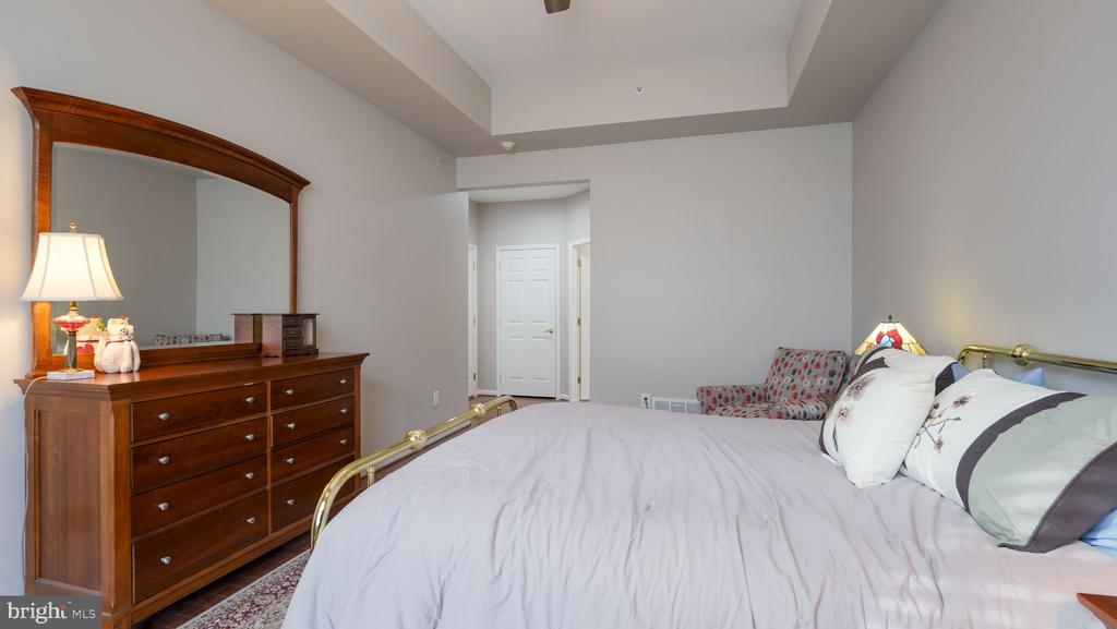 1805 REGENCY COURT 146