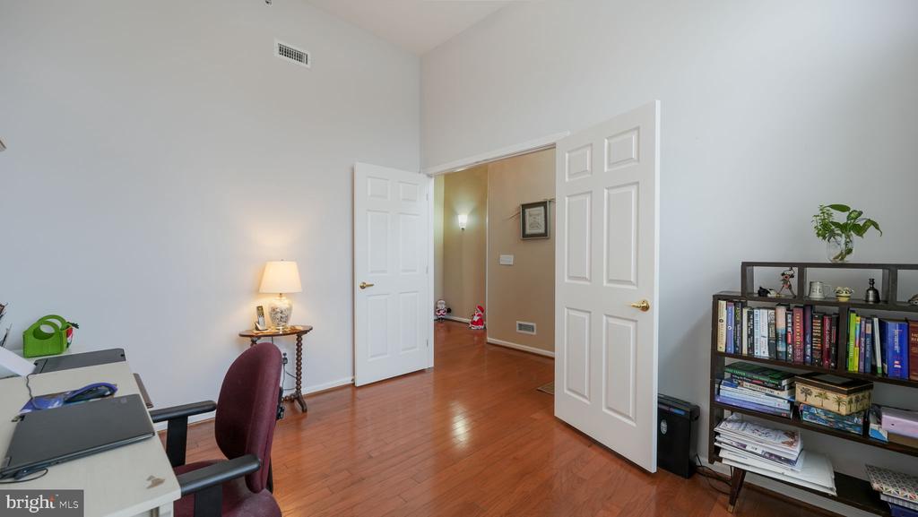 1805 REGENCY COURT 146