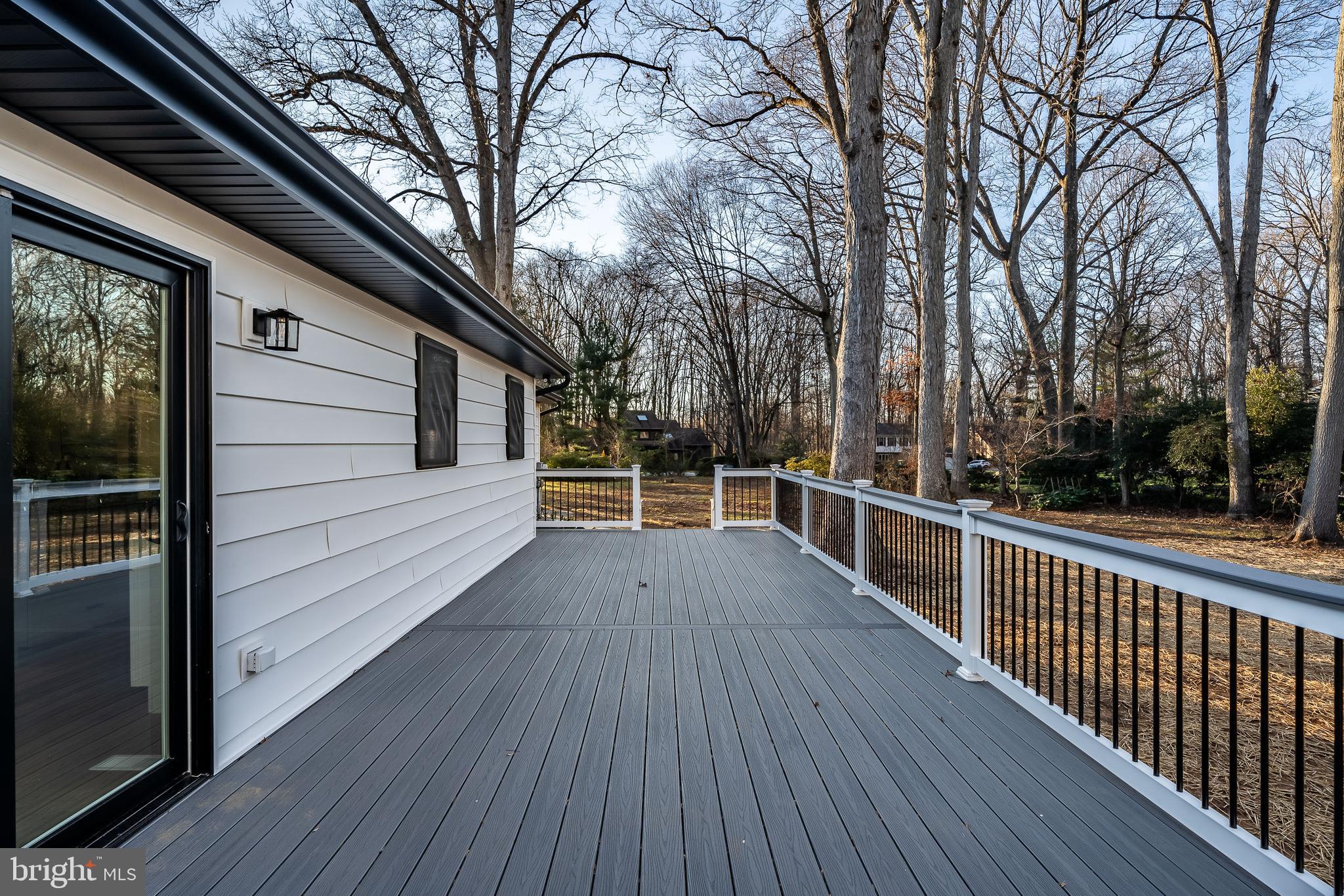 1104 TIMBERLAND DRIVE